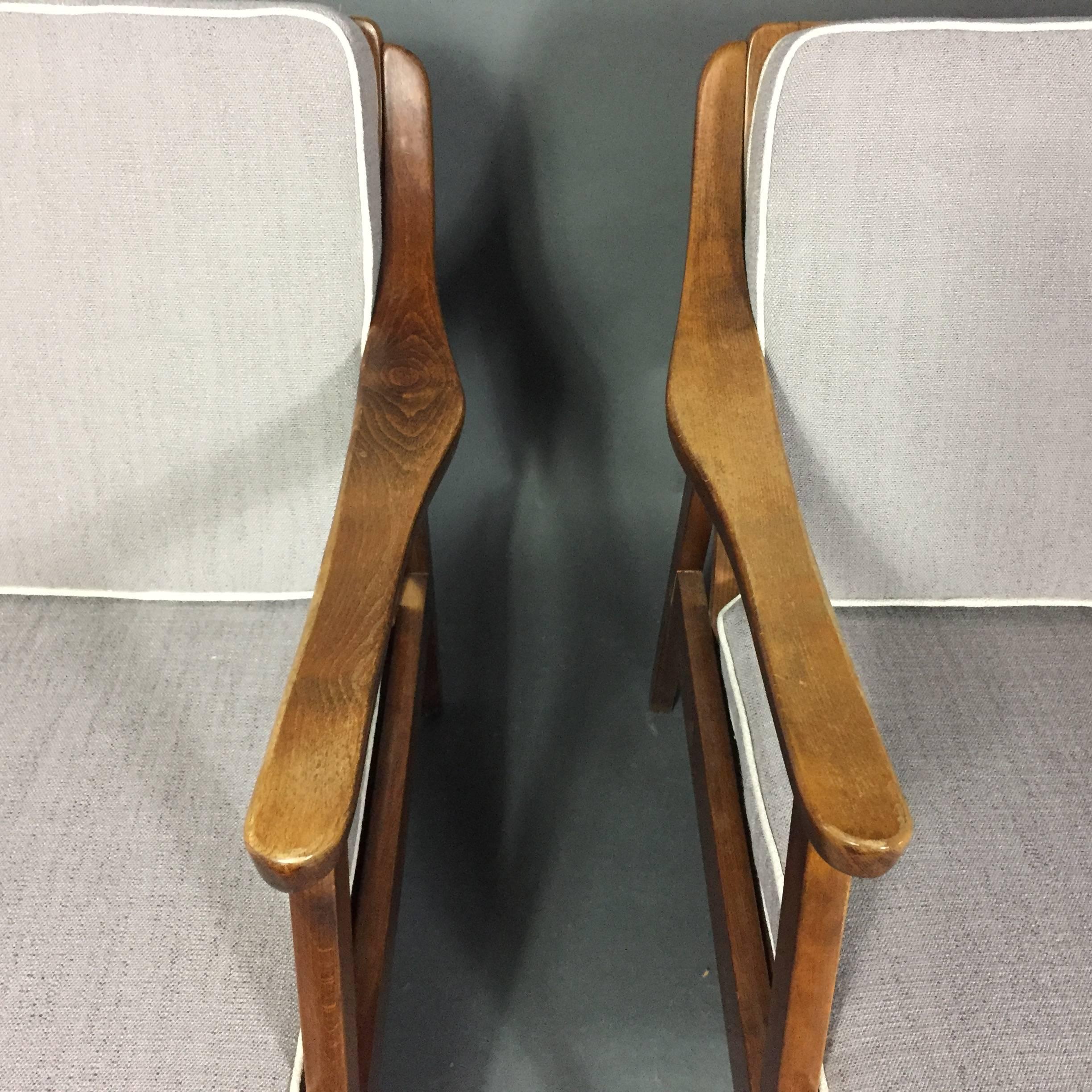 Pair of American Modern Walnut Lounge Chairs, 1960s In Good Condition In Hudson, NY