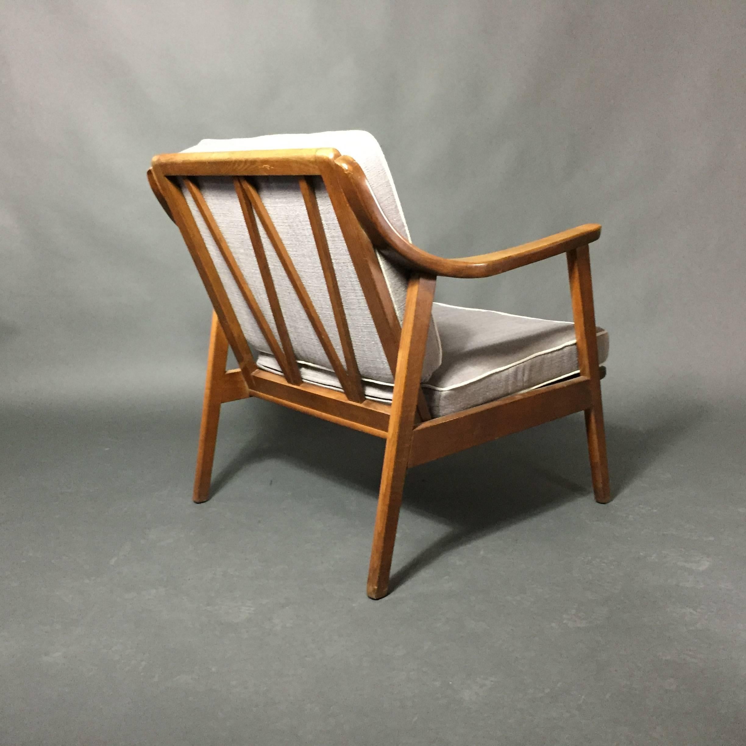 Pair of American Modern Walnut Lounge Chairs, 1960s 3