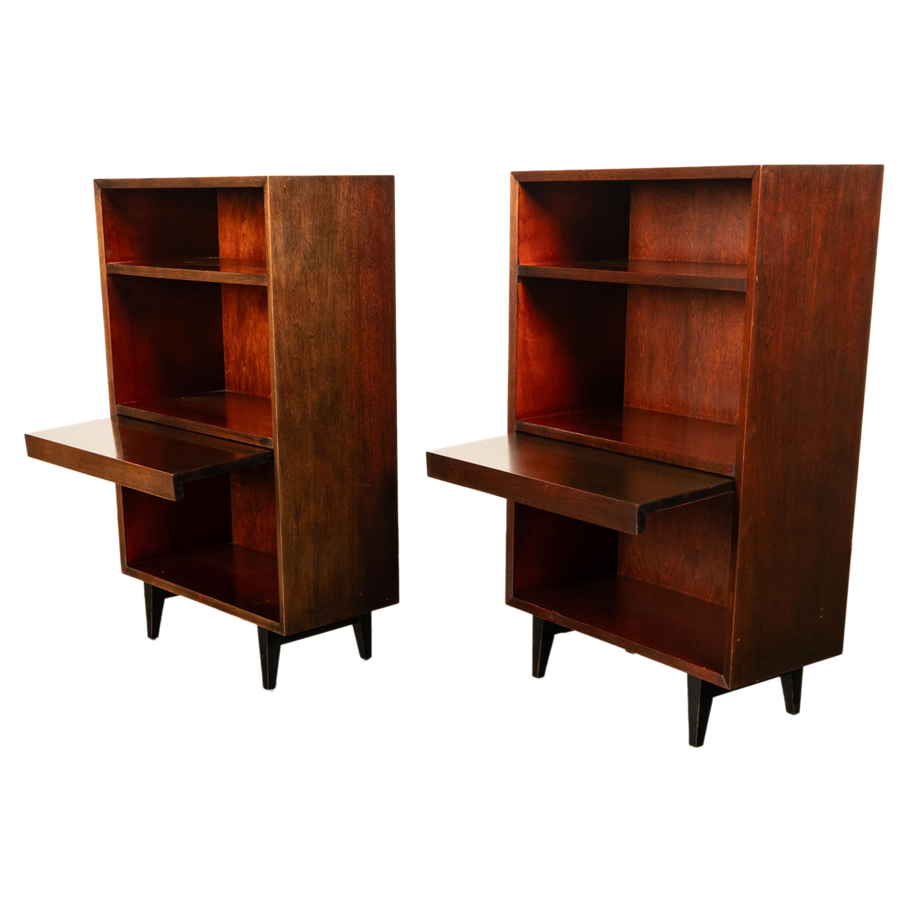 Amerikanische modernistische Nachttische aus Nussbaumholz, George Nelson für Herman Miller, 1955, Paar (Teakholz) im Angebot