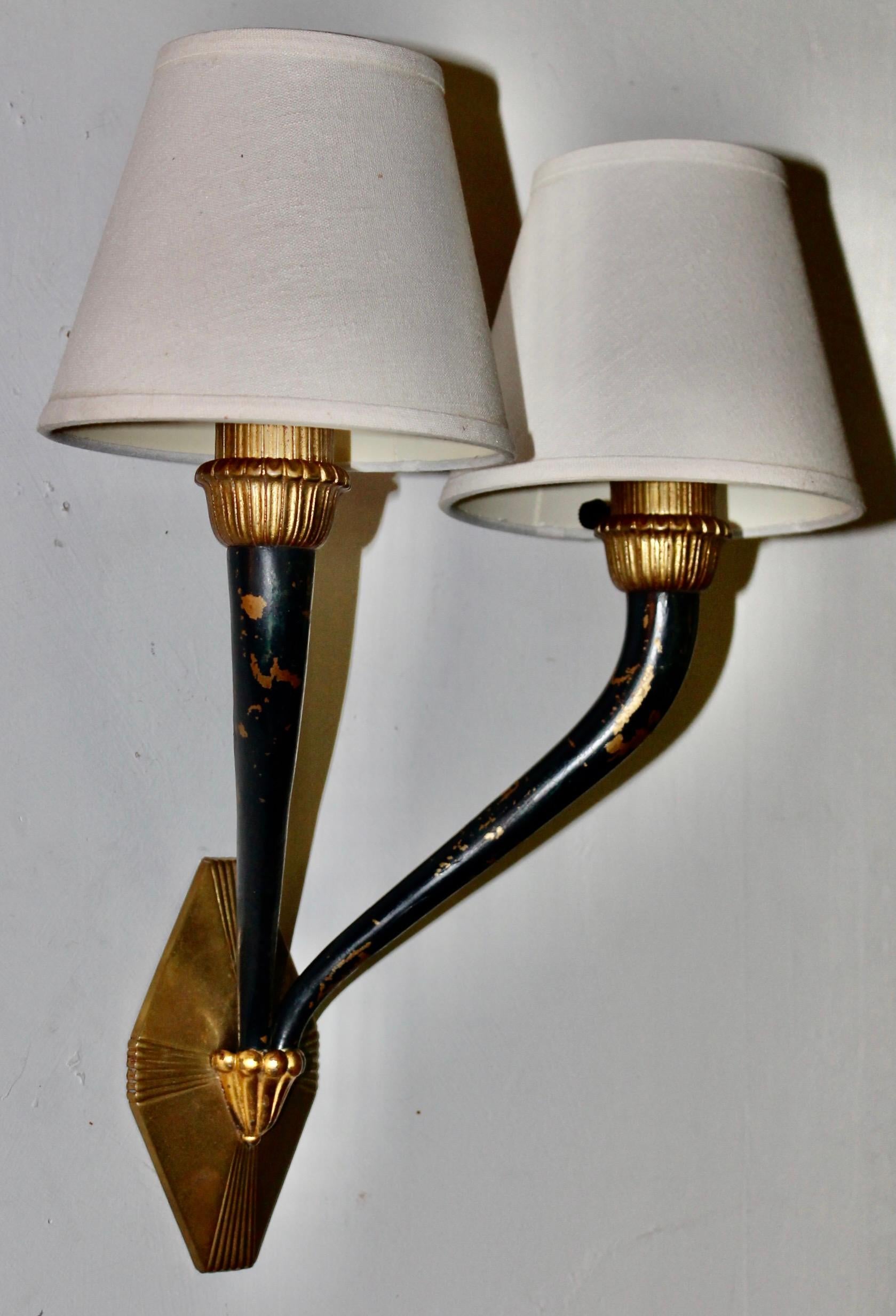 Paar Ruhlmann Style 'Antelope' Wall Lights (Vergoldet) im Angebot