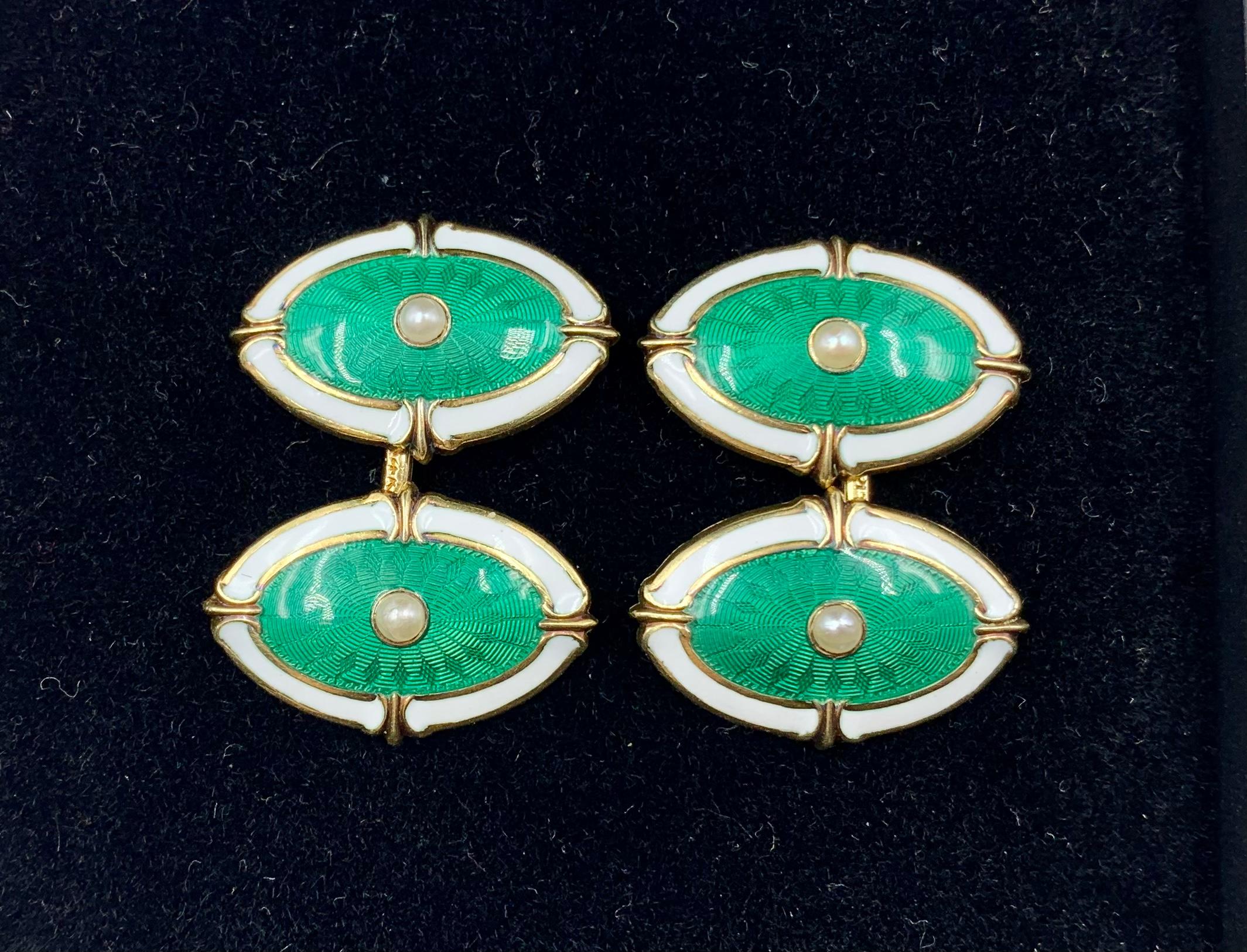 Paar antike Manschettenknöpfe 14K Gold Grün Guilloche Emaille, Perle, weiße Emaille Auge (Edwardian) im Angebot