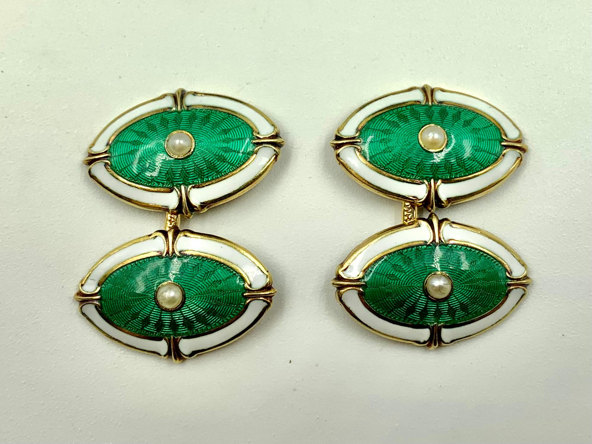 Paar antike Manschettenknöpfe 14K Gold Grün Guilloche Emaille, Perle, weiße Emaille Auge im Angebot 3