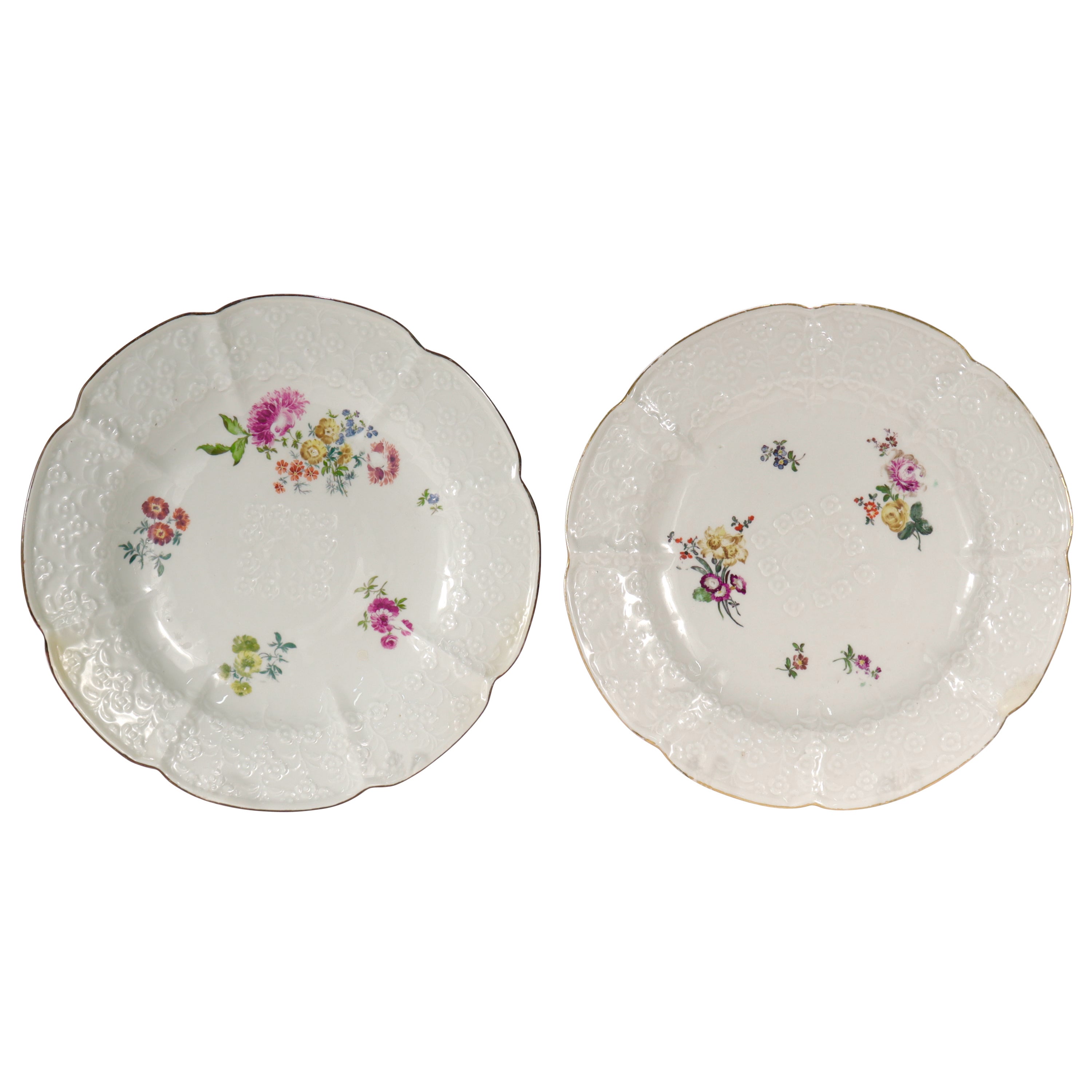 Paire d'assiettes anciennes en porcelaine à motif Vergissmeinnicht de Meissen du 18e siècle avec fleurs