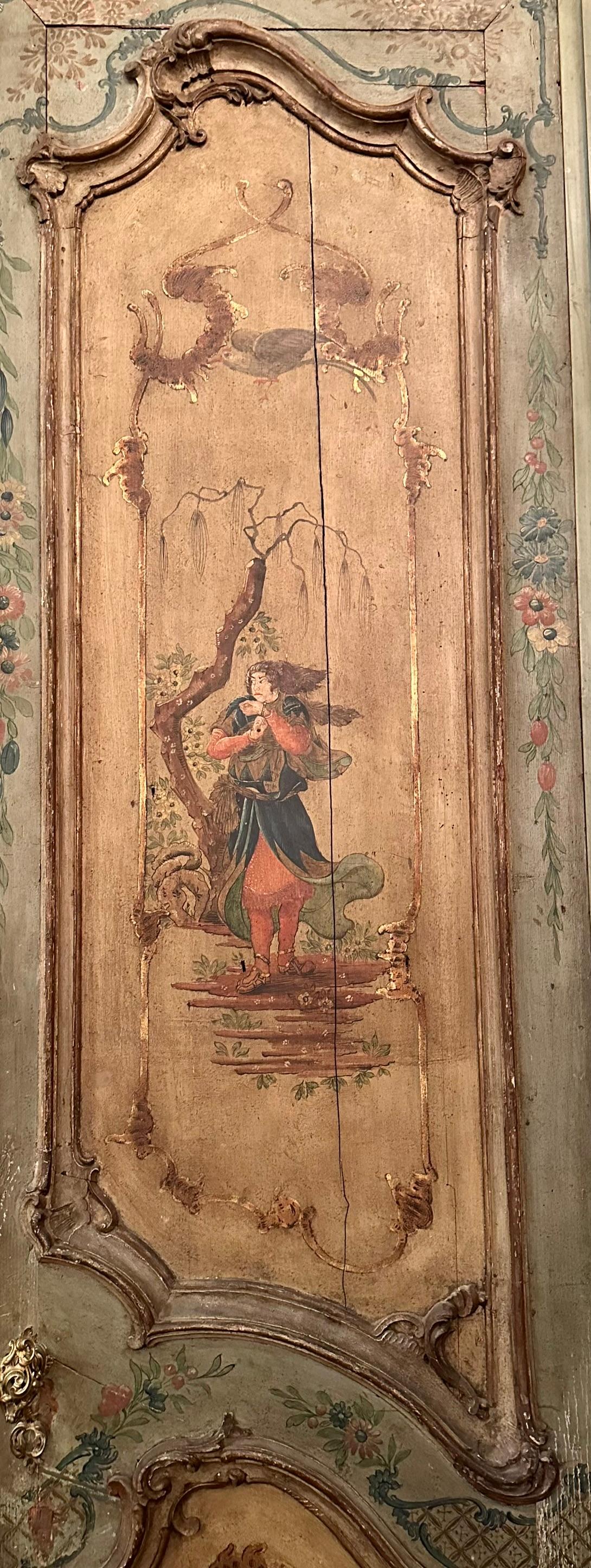 Par de Puertas Antiguas de Madera Pintada Veneciana del Siglo XVIII. Italiano en venta