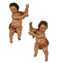 Coppia di statue di angeli putti antichi del XVIII secolo, barocco italiano, intagliati in policromia 1700