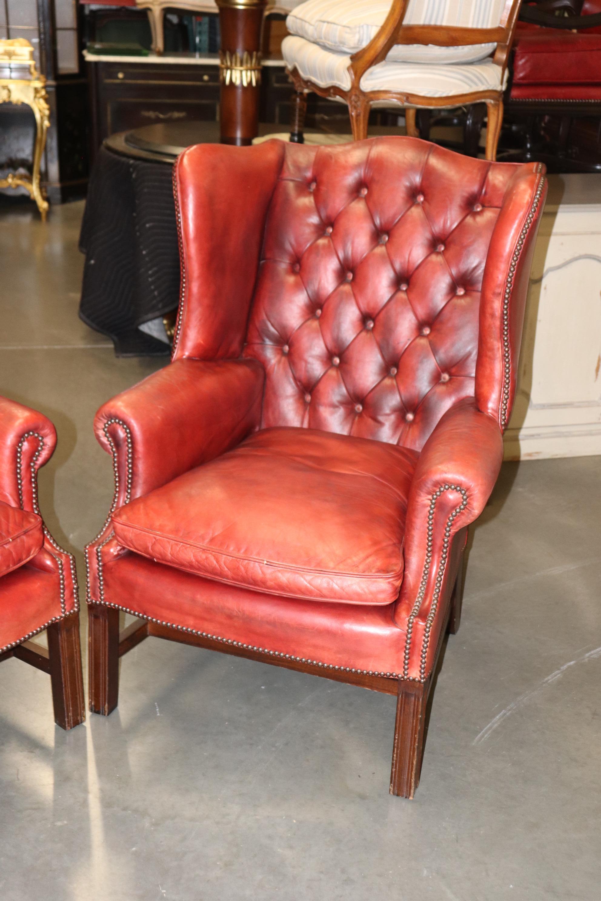 Pair Antique 1920s Era Red Leather Chertfield Tufted Georgian Wingback Chairs In Good Condition In Swedesboro, NJ