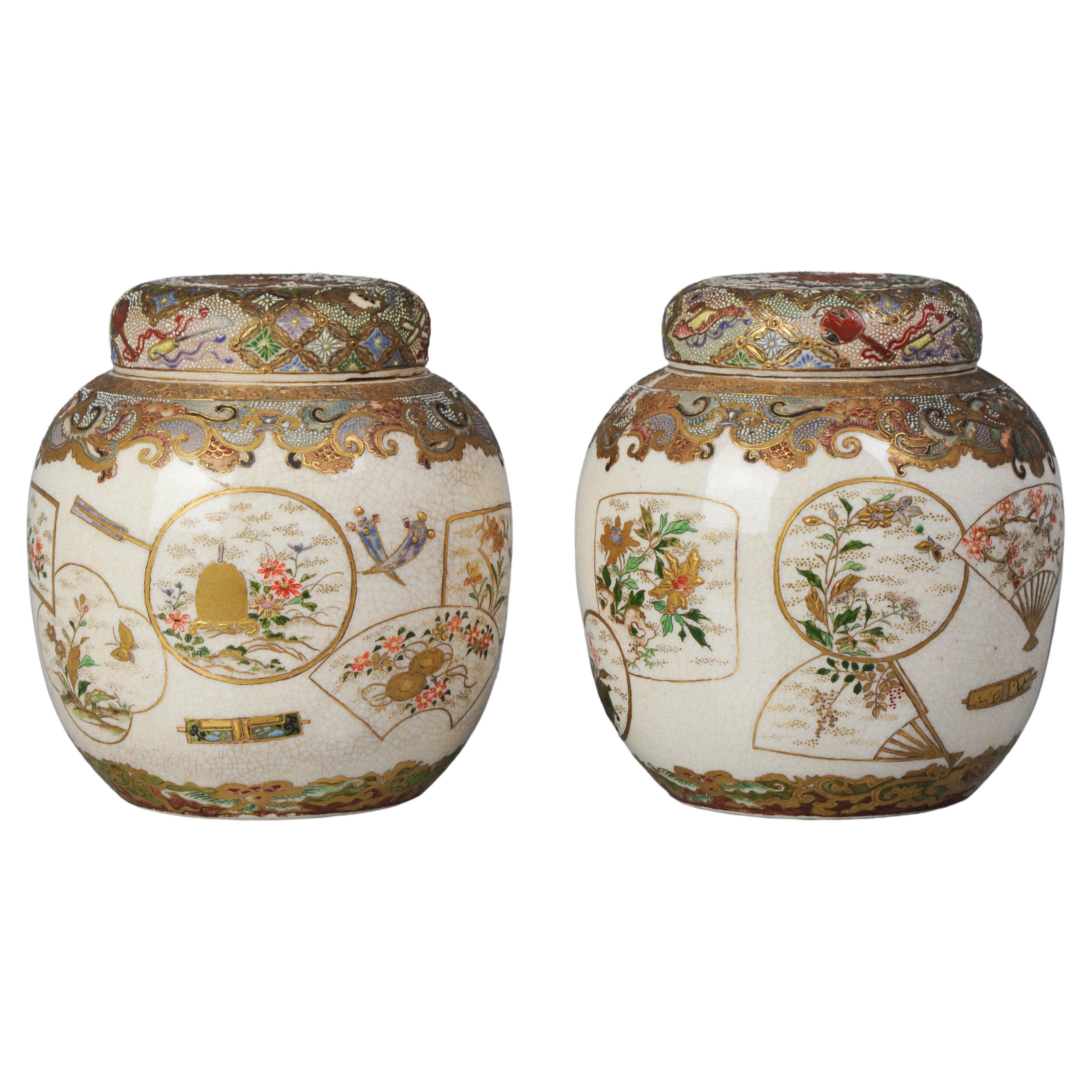 Paire de vases japonais Meiji Satsuma anciens du 19ème siècle avec base non marquée