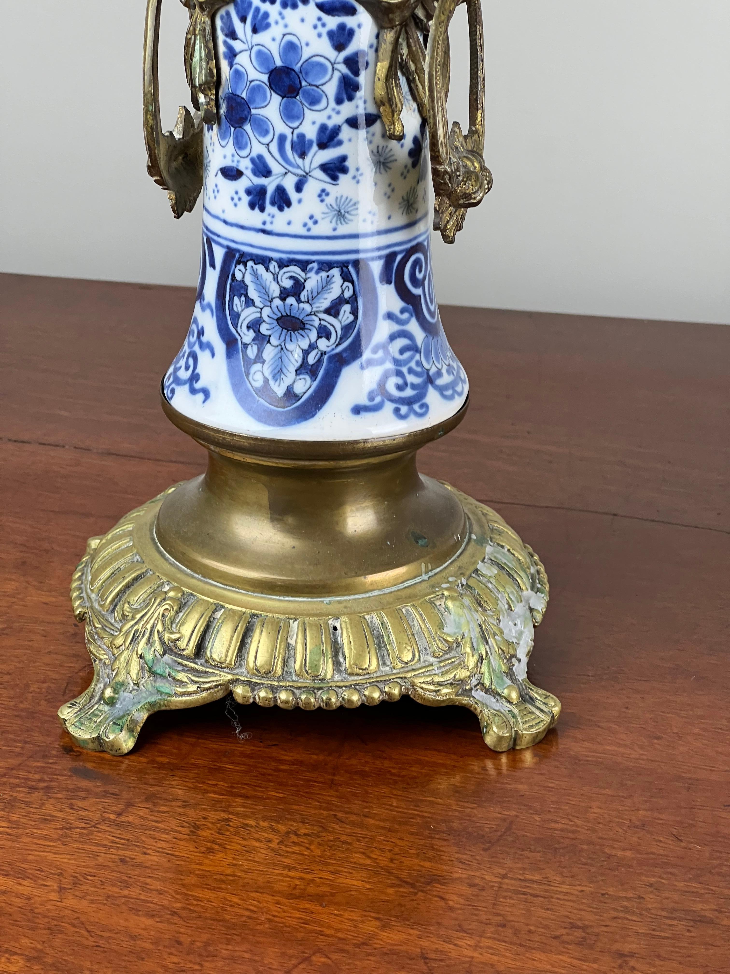 Coppia di antichi candelabri a cinque luci del XIX secolo Boch Dutch Delft, blu e bianchi in vendita 4