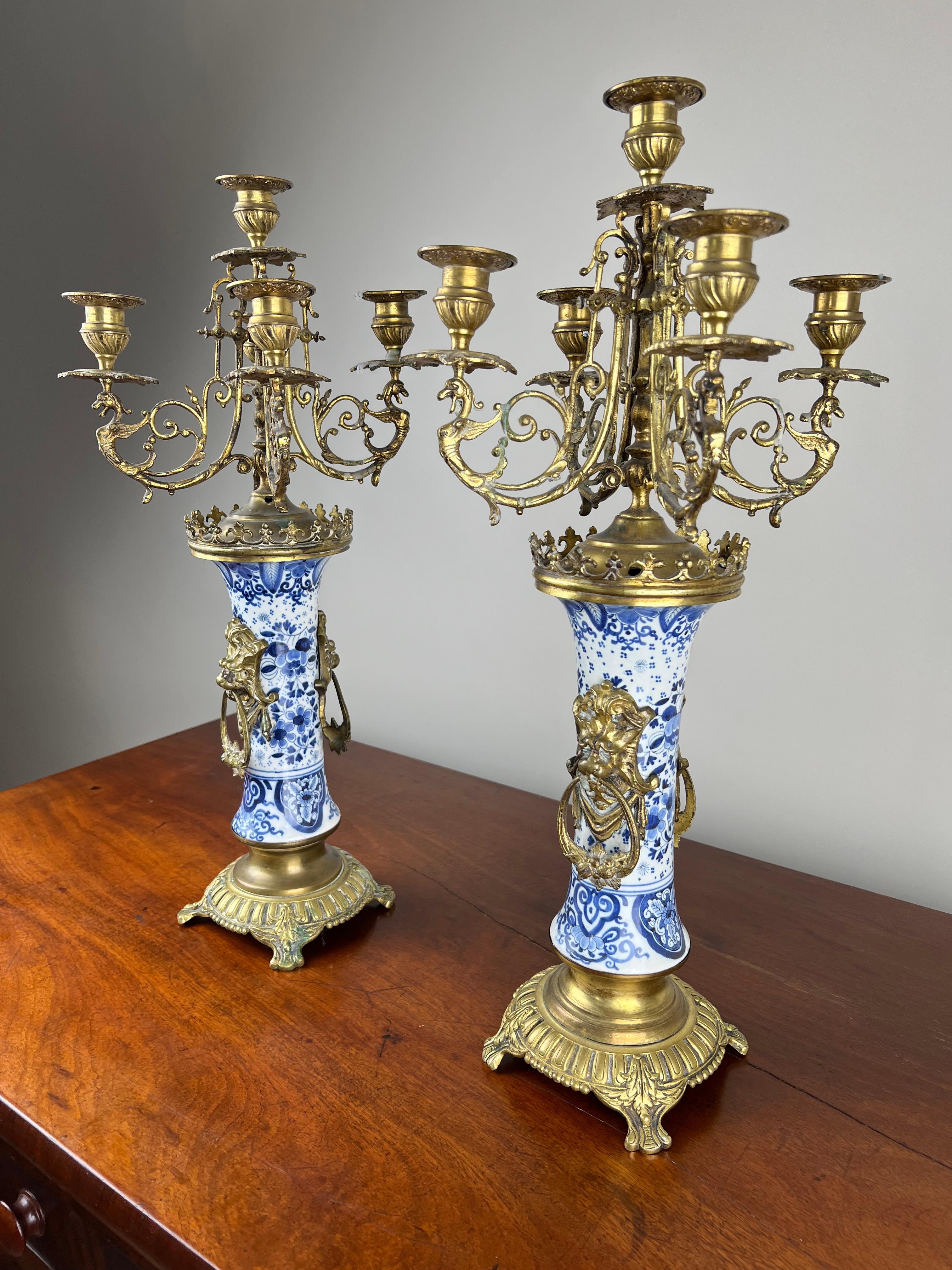 Coppia di antichi candelabri a cinque luci del XIX secolo Boch Dutch Delft, blu e bianchi in vendita 11