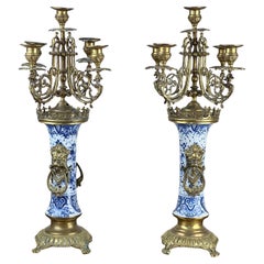 Paire de chandeliers anciens du 19e siècle en Delft hollandais bleu et blanc à cinq lumières de Boch