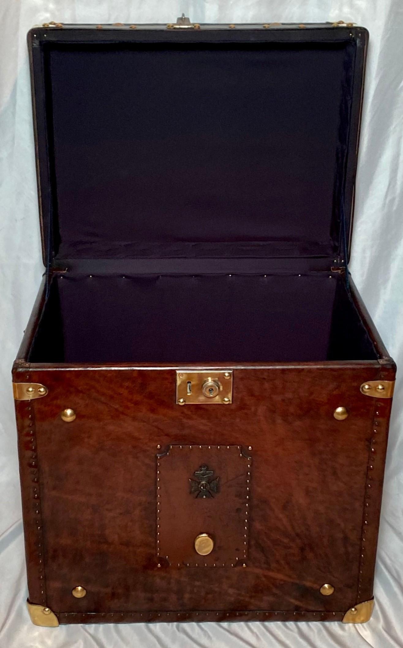Pair Antique 19th Century British Brass Mounted Leather Military Trunks In Good Condition In New Orleans, LA