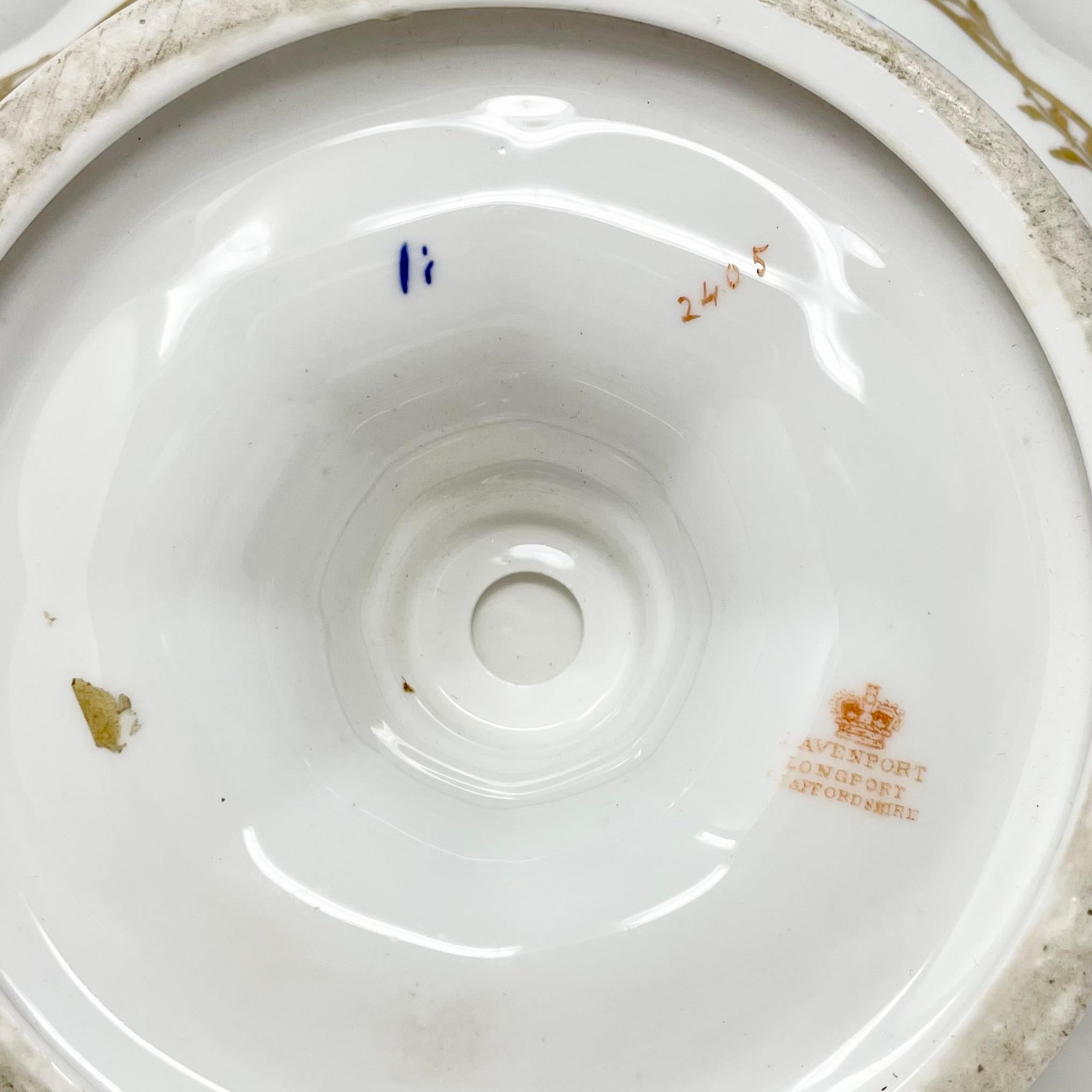 Paire de bols anglais anciens en porcelaine bleu cobalt du 19ème siècle avec détails dorés. en vente 2