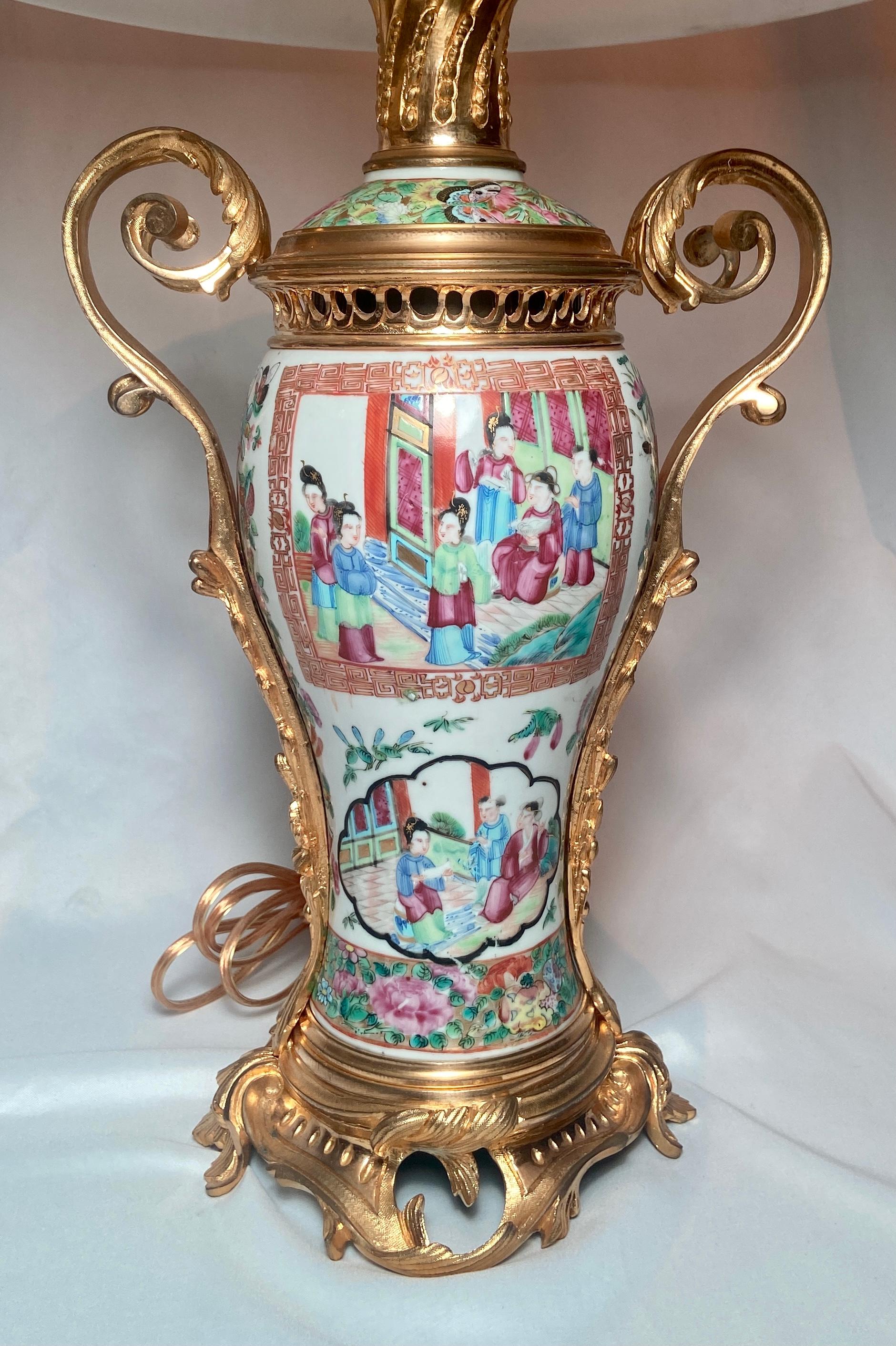 Pair Antique 19th Century Famille Rose Bronze D'oré Mounted Lamps In Good Condition For Sale In New Orleans, LA