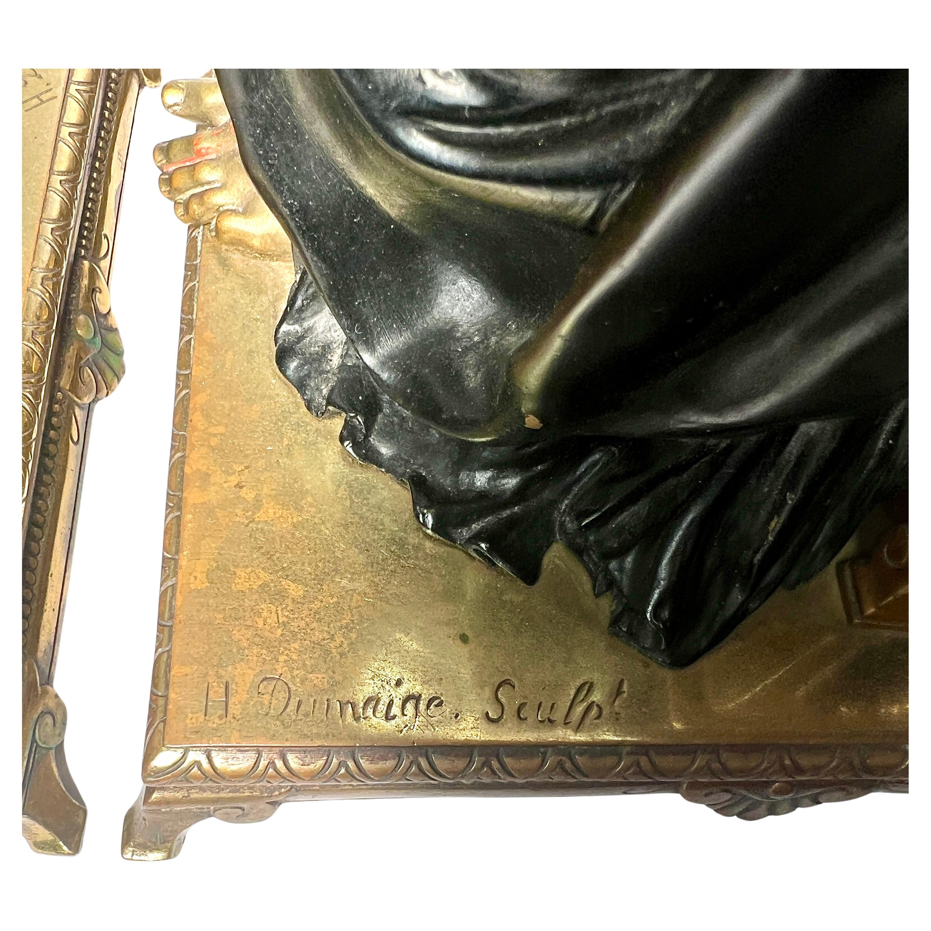 Paire d'anciennes sculptures en bronze du XIXe siècle, dames assises, par H. Dumaige. en vente 2