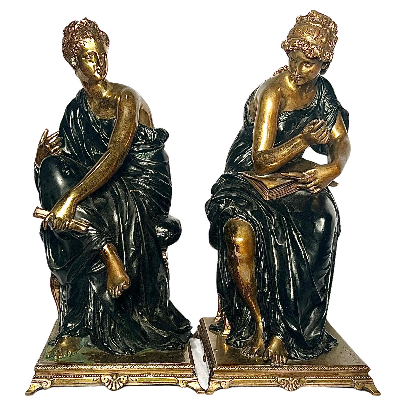 Paire d'anciennes sculptures en bronze du XIXe siècle, dames assises, par H. Dumaige.