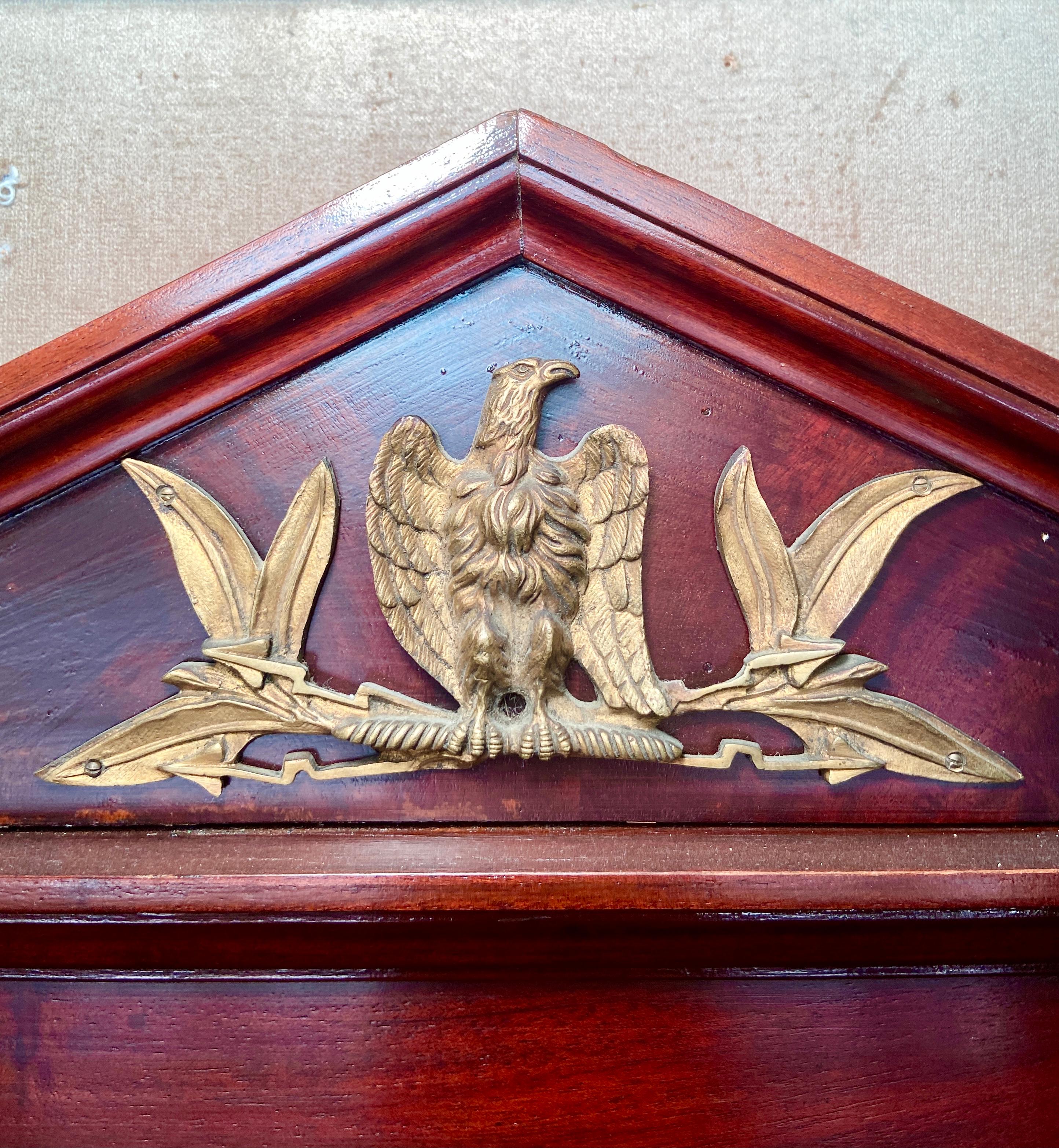 Paire de miroirs anciens en acajou Empire français du 19e siècle.