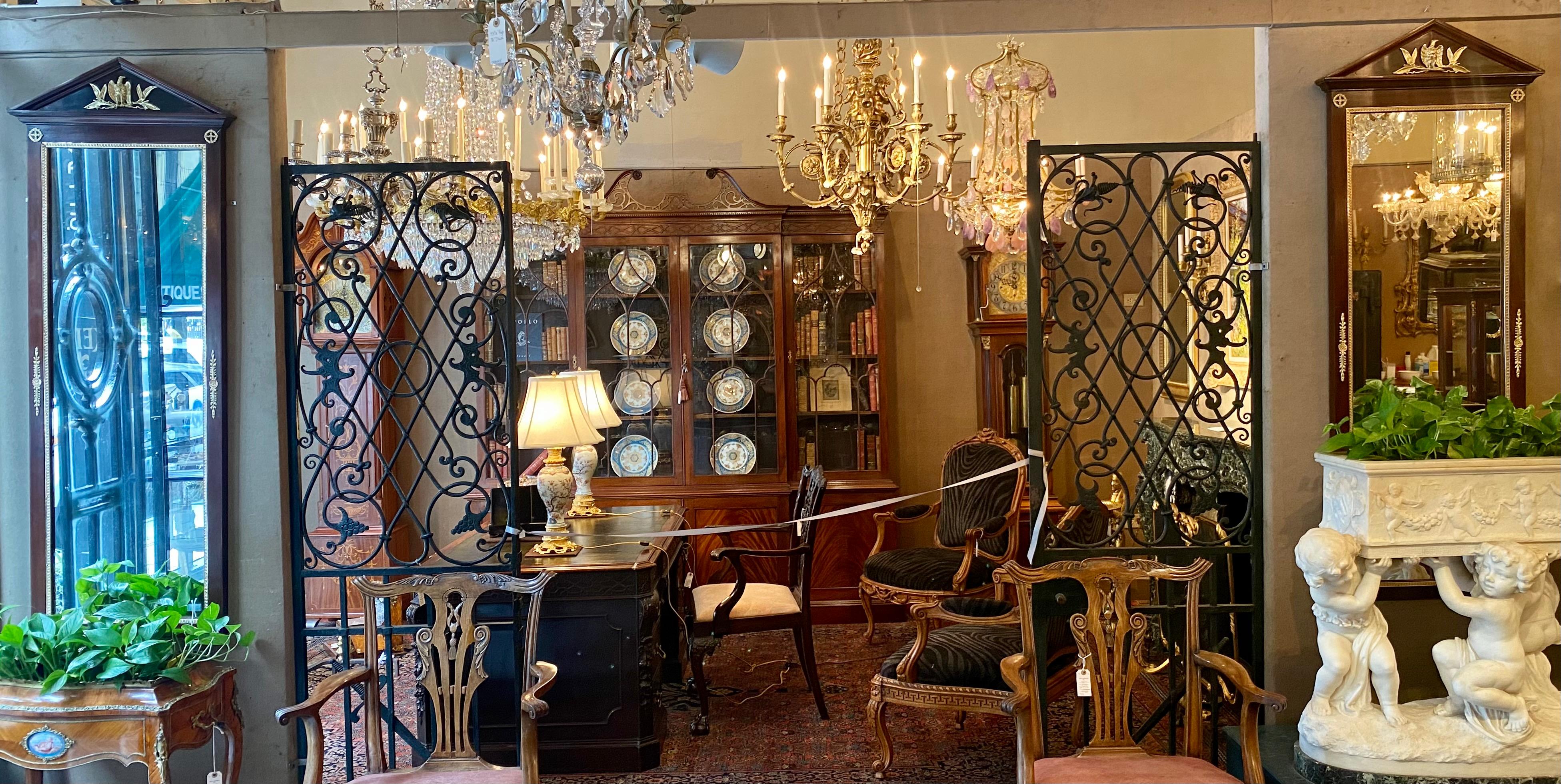 XIXe siècle Paire de miroirs anciens en acajou de style Empire français du 19ème siècle en vente