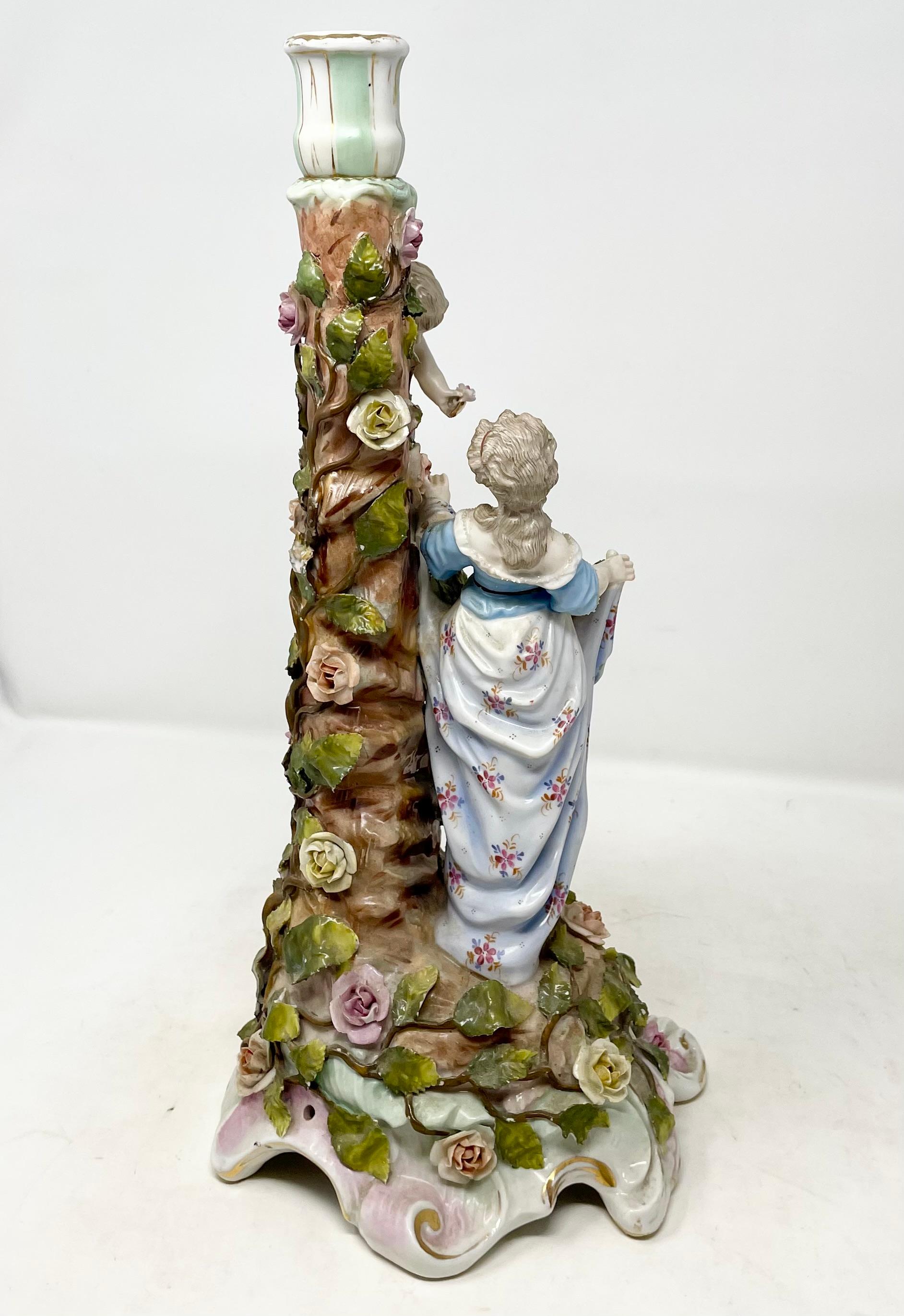 Coppia di antichi candelabri in porcellana tedesca Dresden del XIX secolo, CIRCA 1890. in vendita 5