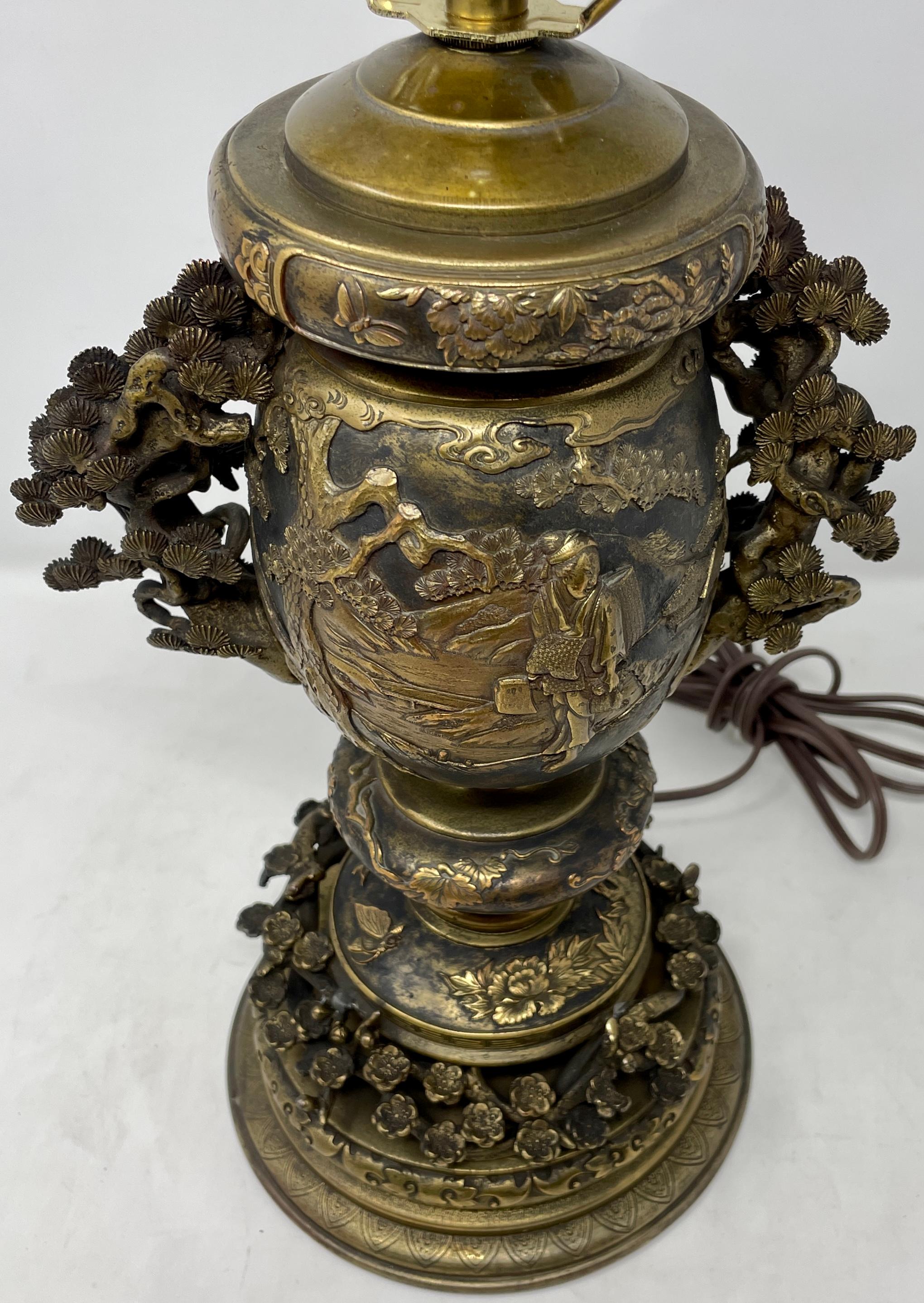 Pair Antique 19th Century Japanese Gold Bronze Urn Lamps, Circa 1890. For Sale 2