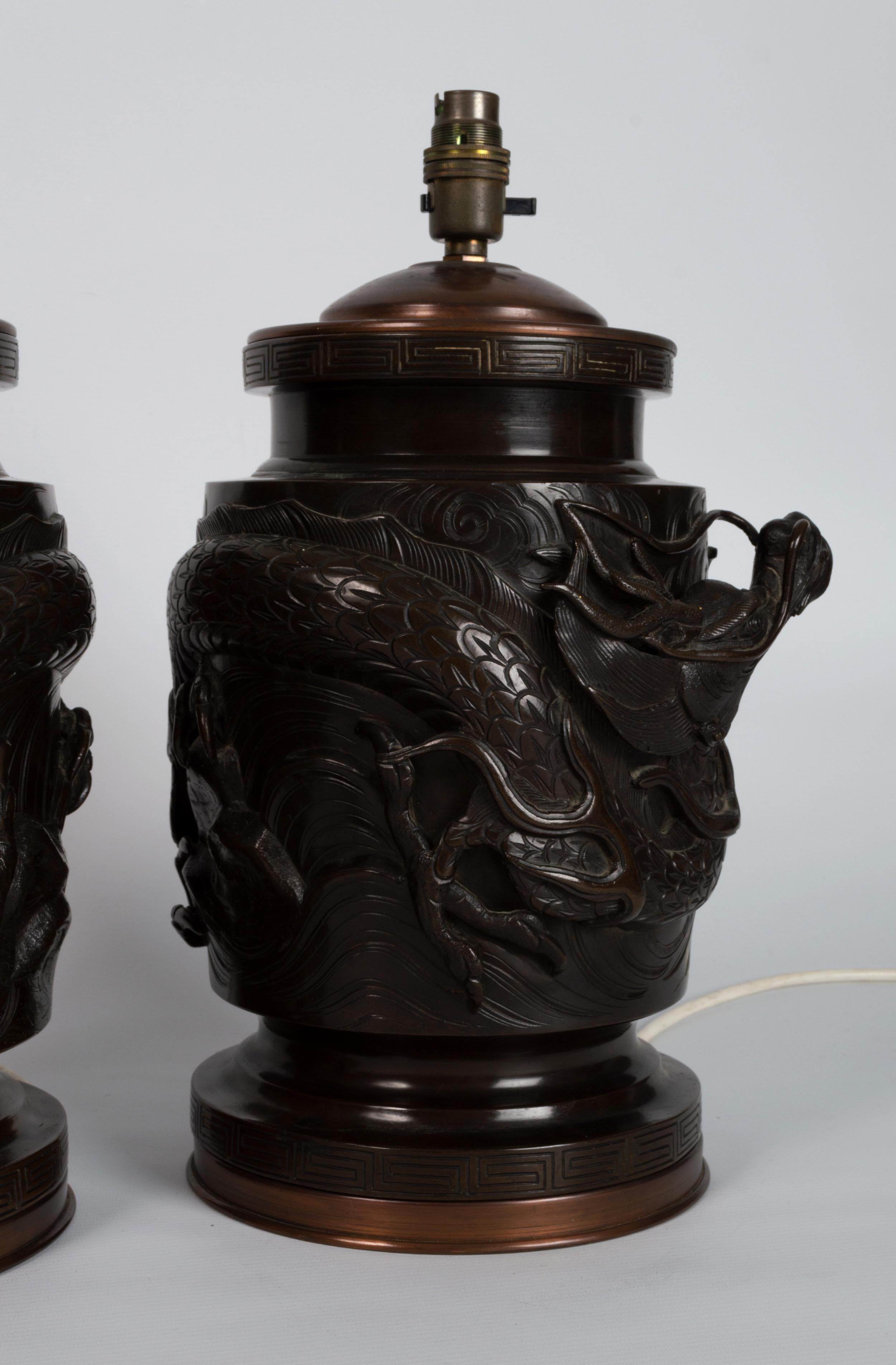 Pair Antique 19th Century Meiji Period Japanese Bronze Vase Table Lamps For Sale 1