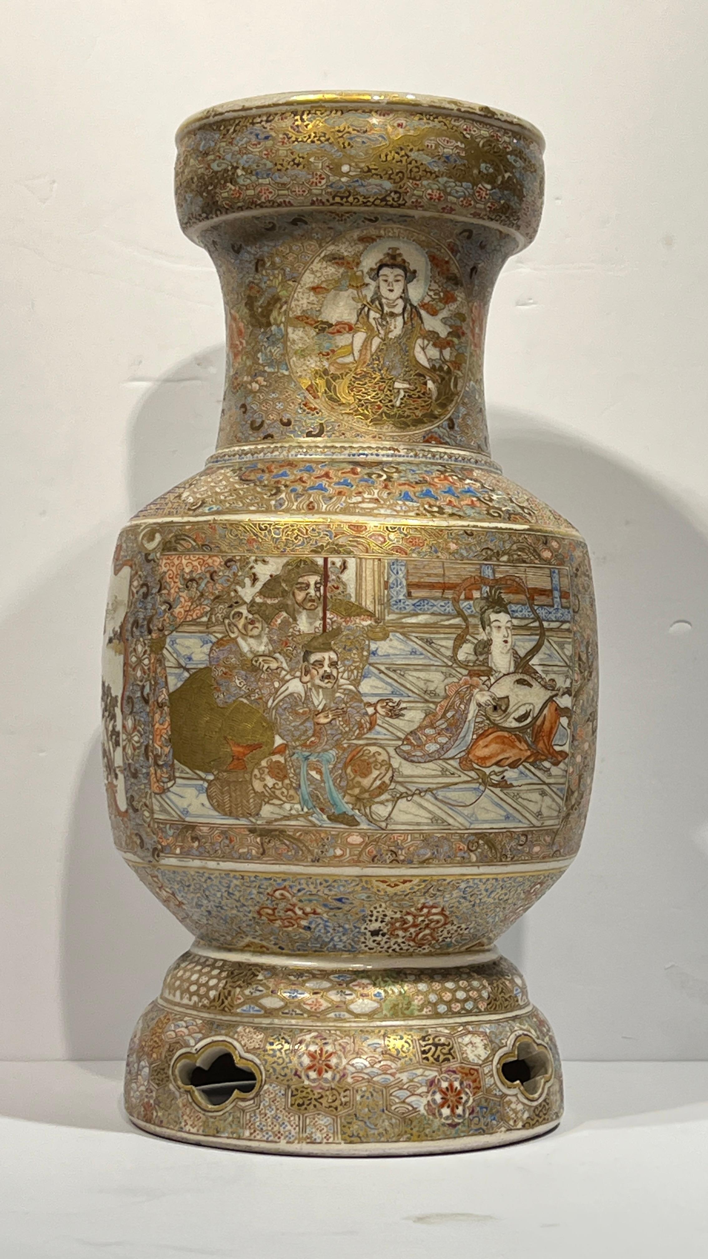 Coppia di antichi vasi Satsuma giapponesi del XIX secolo del periodo Meiji in vendita 2
