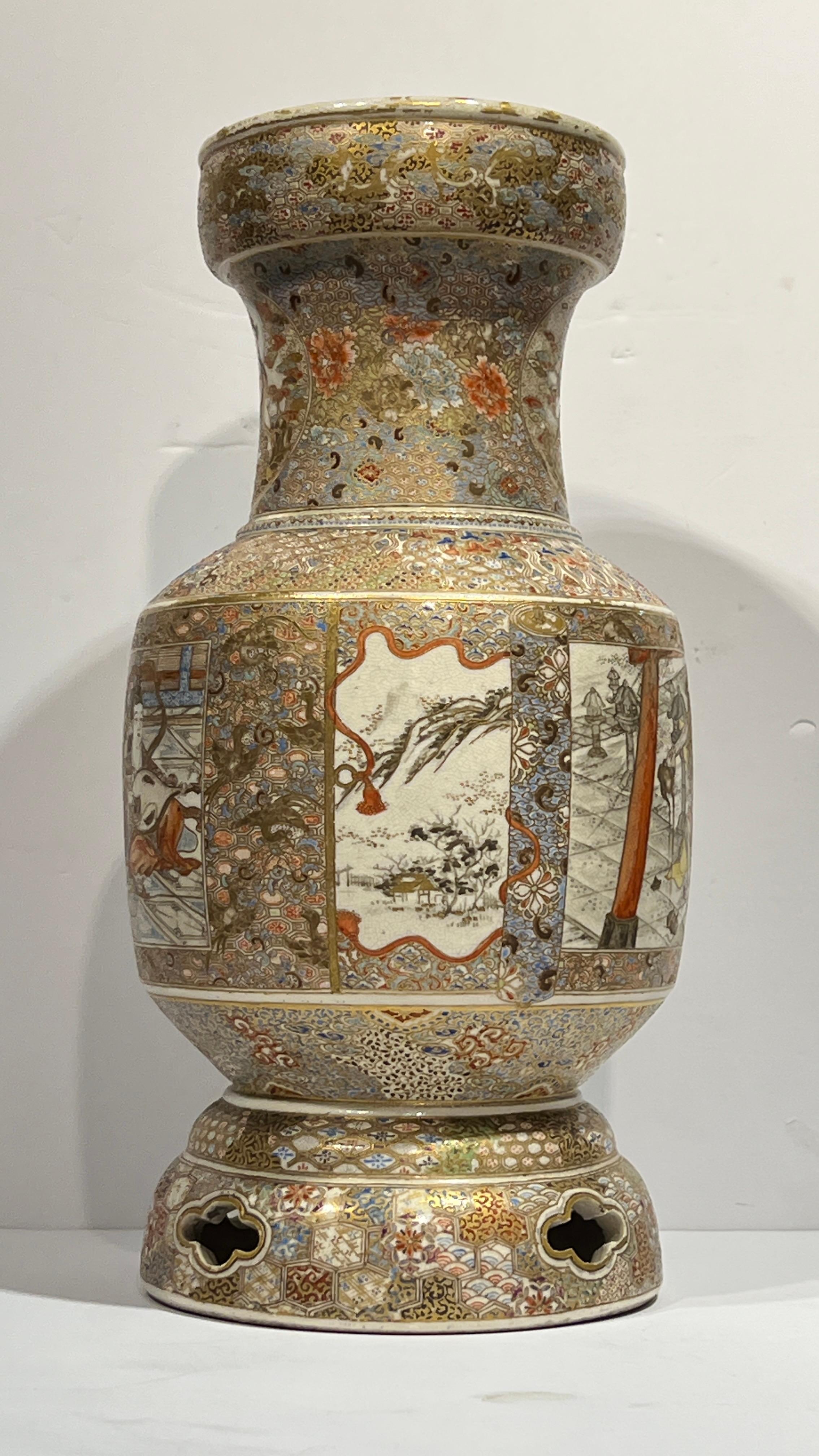 Coppia di antichi vasi Satsuma giapponesi del XIX secolo del periodo Meiji in vendita 3