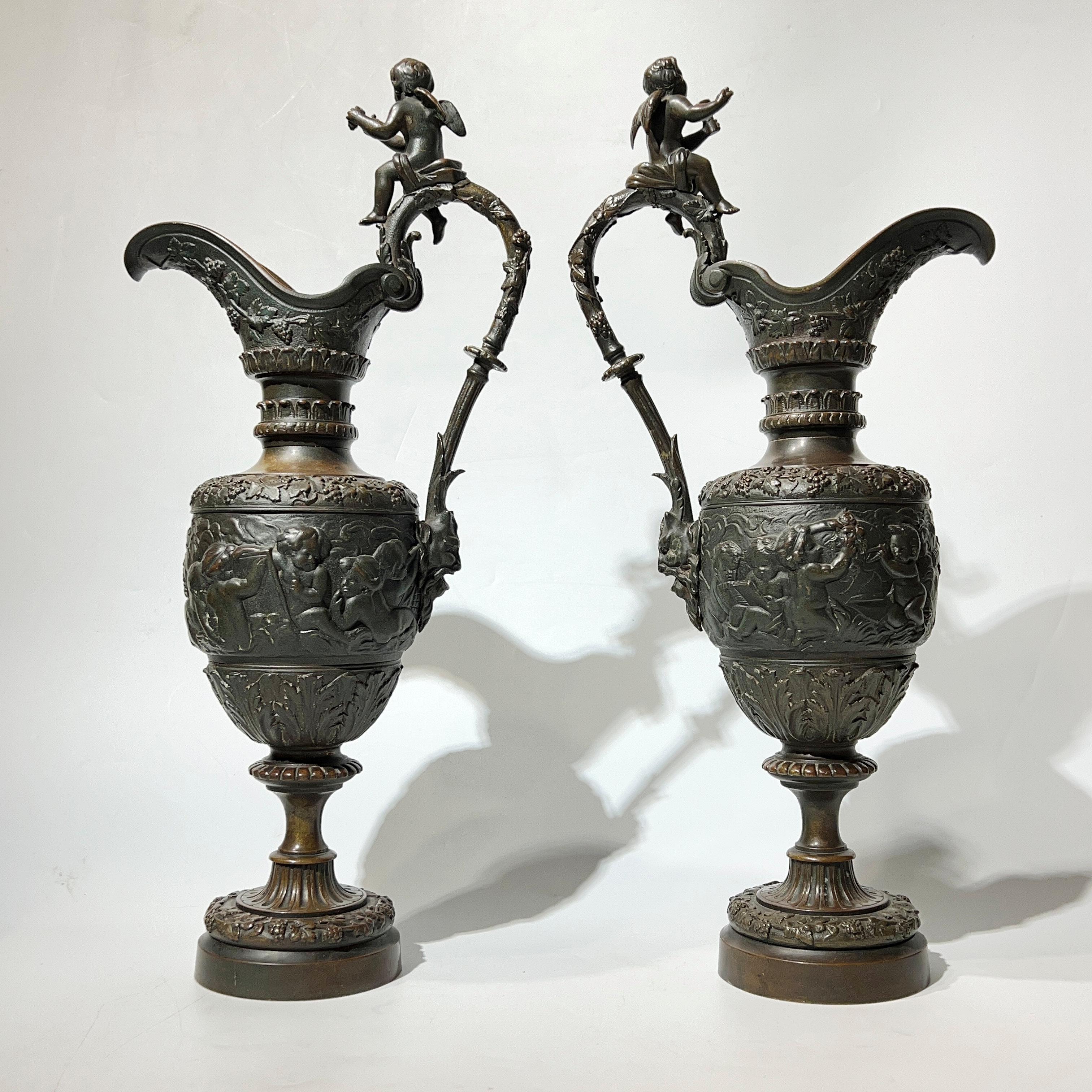 Coppia di antiche rondelle neoclassiche in bronzo del XIX secolo in vendita 4