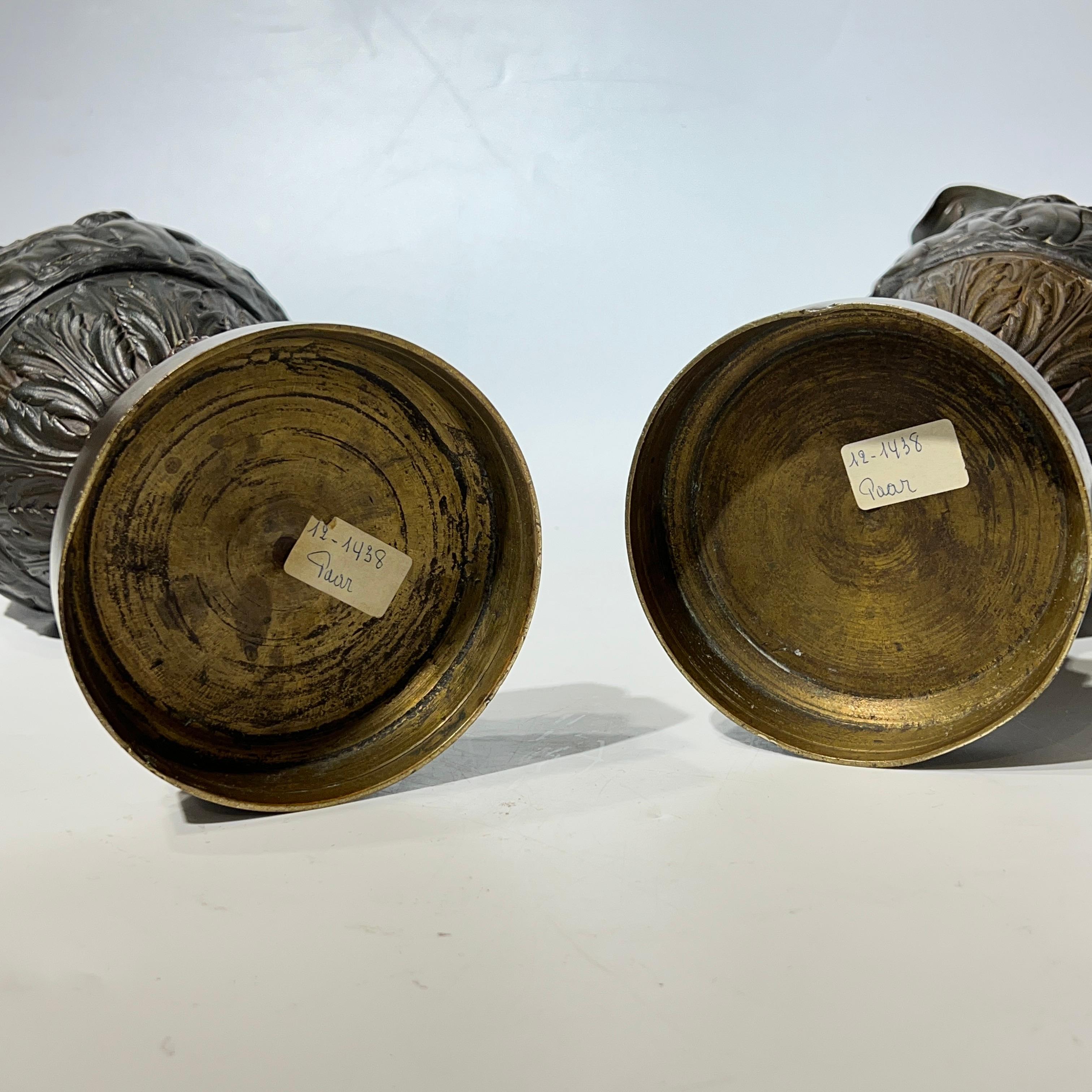 Coppia di antiche rondelle neoclassiche in bronzo del XIX secolo in vendita 6
