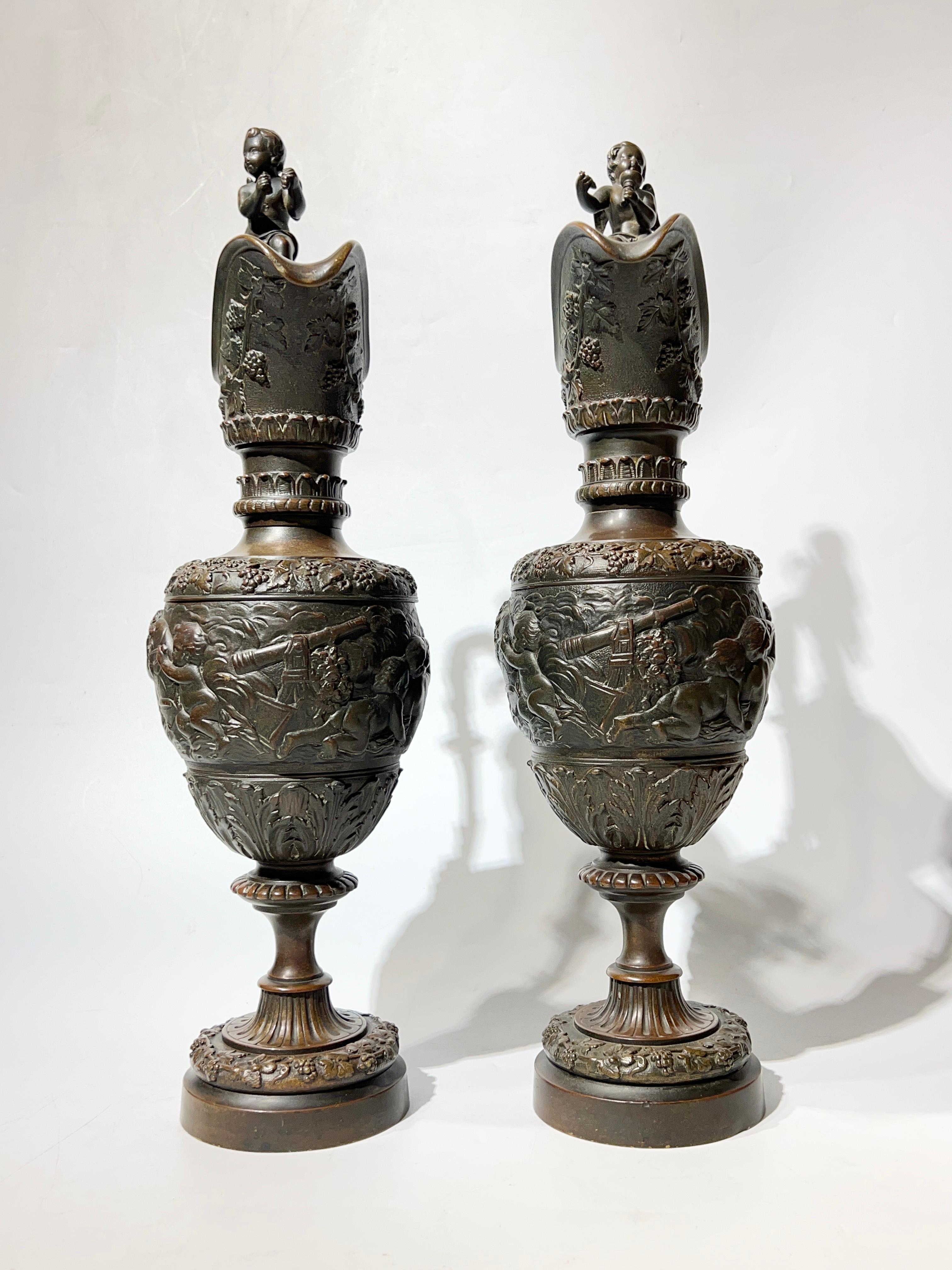 Coppia di antiche rondelle neoclassiche in bronzo del XIX secolo in vendita 3