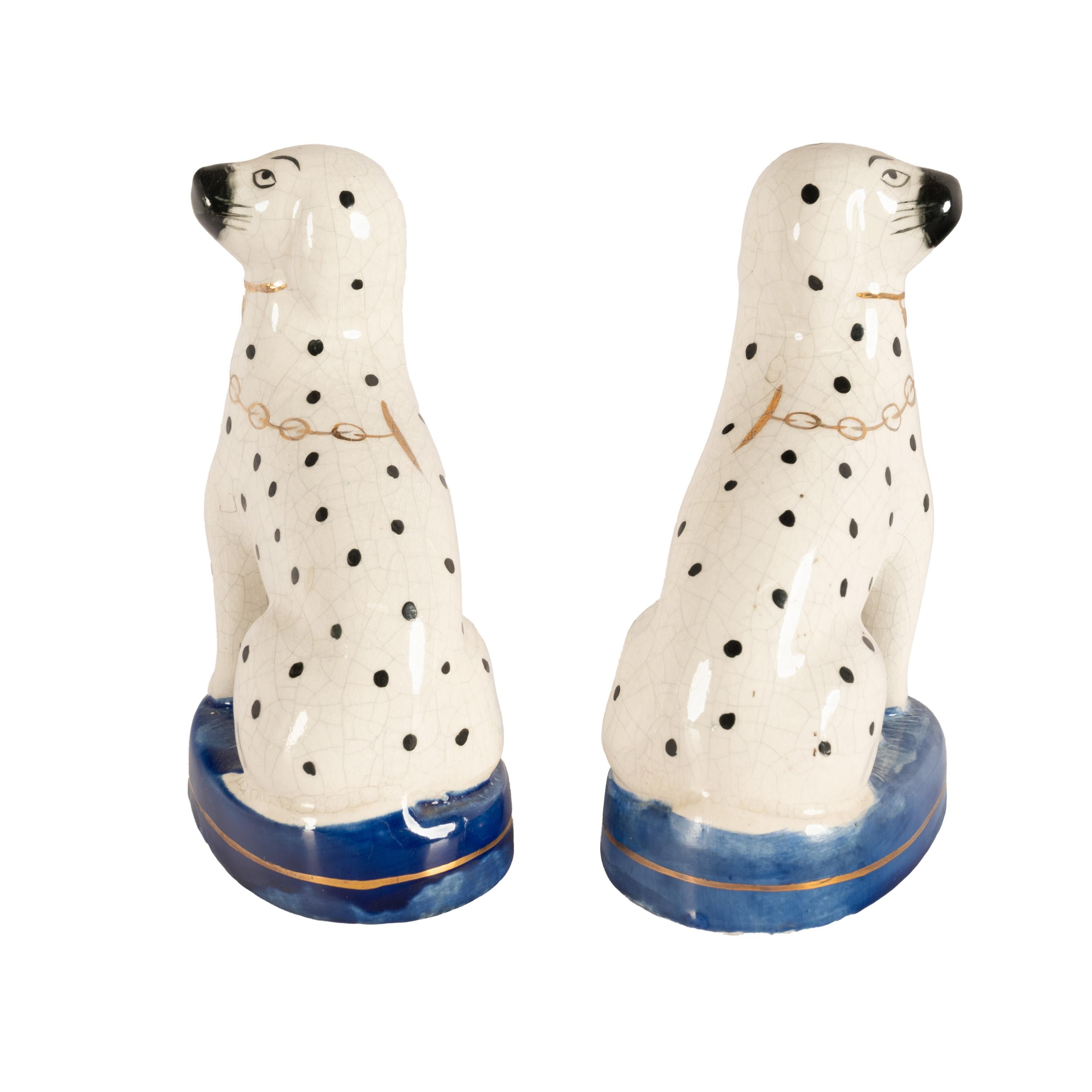 Par de Figurillas Antiguas de Perro de Cerámica Dálmata de Staffordshire del Siglo XIX 1850 Inglés en venta