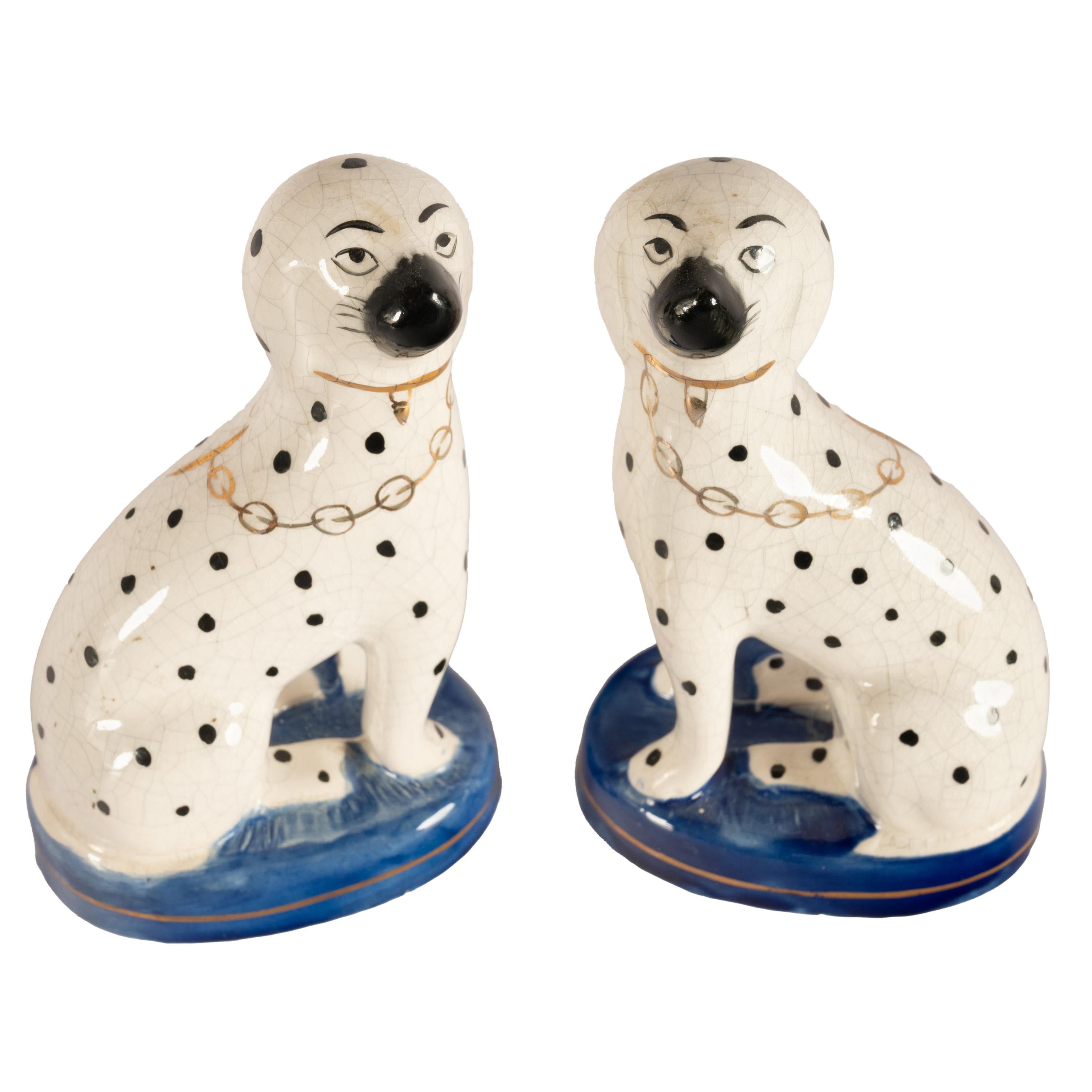 Par de Figurillas Antiguas de Perro de Cerámica Dálmata de Staffordshire del Siglo XIX 1850 Alfarería en venta
