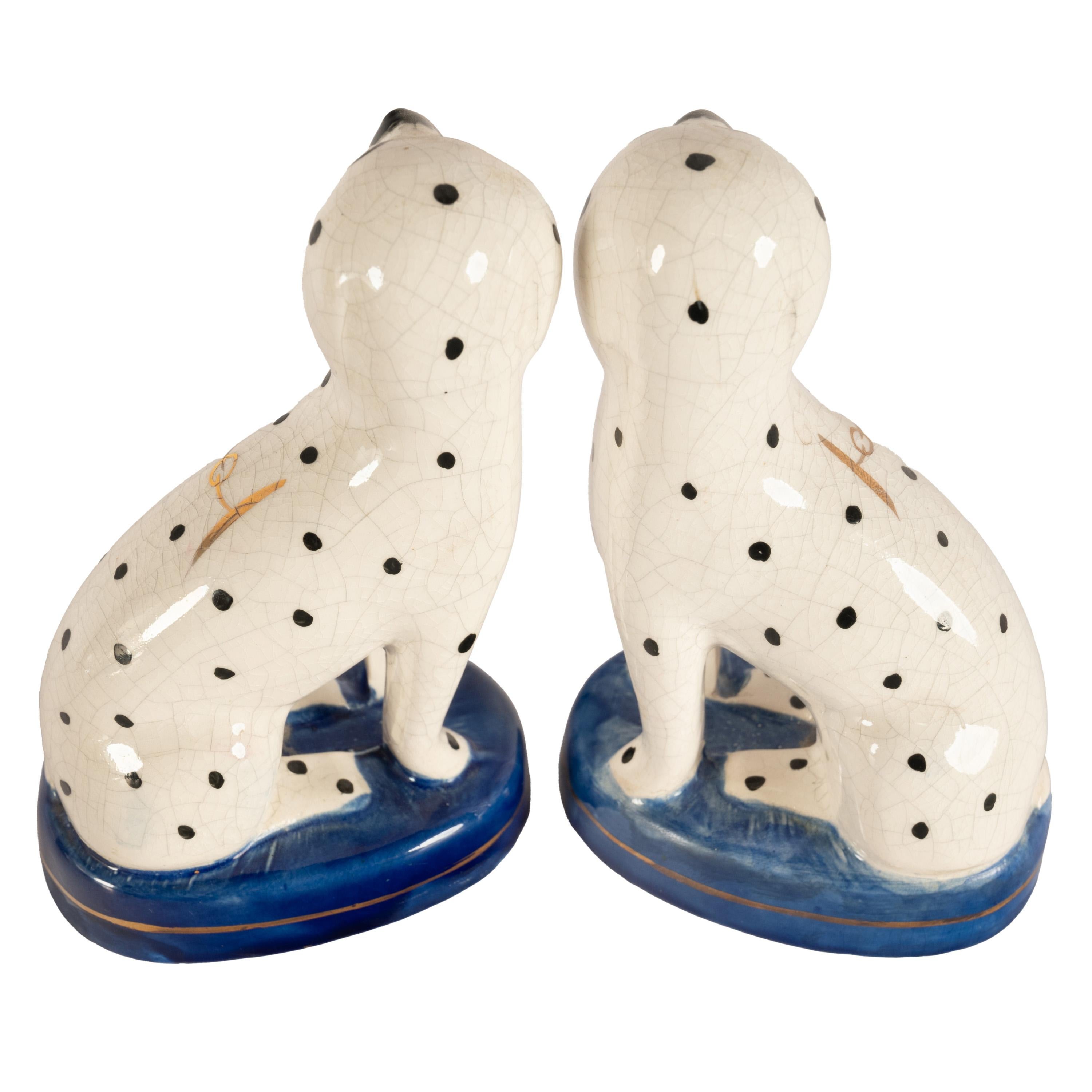 Par de Figurillas Antiguas de Perro de Cerámica Dálmata de Staffordshire del Siglo XIX 1850 en venta 1