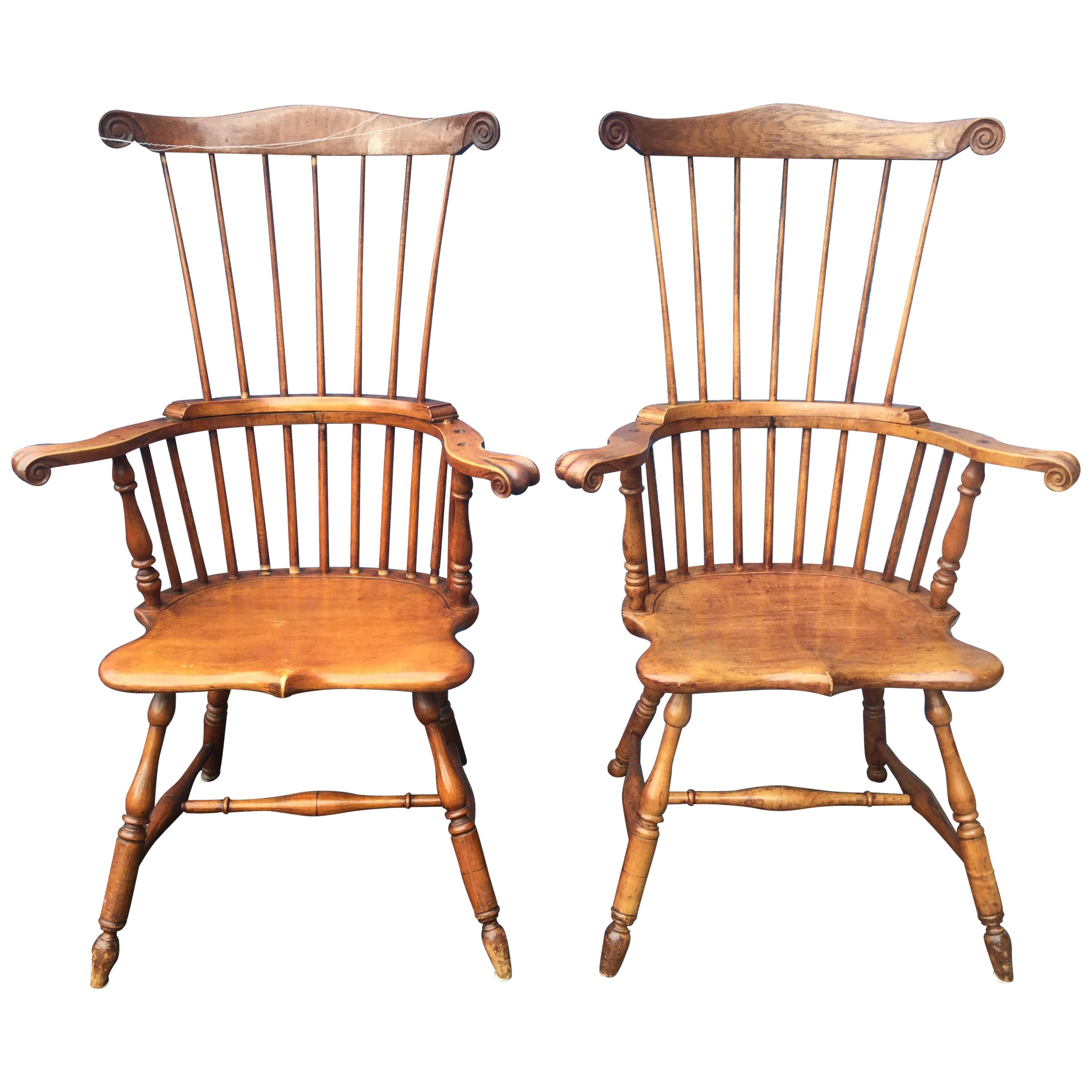 Pair of Antique American Maple Windsor Chairs For Sale