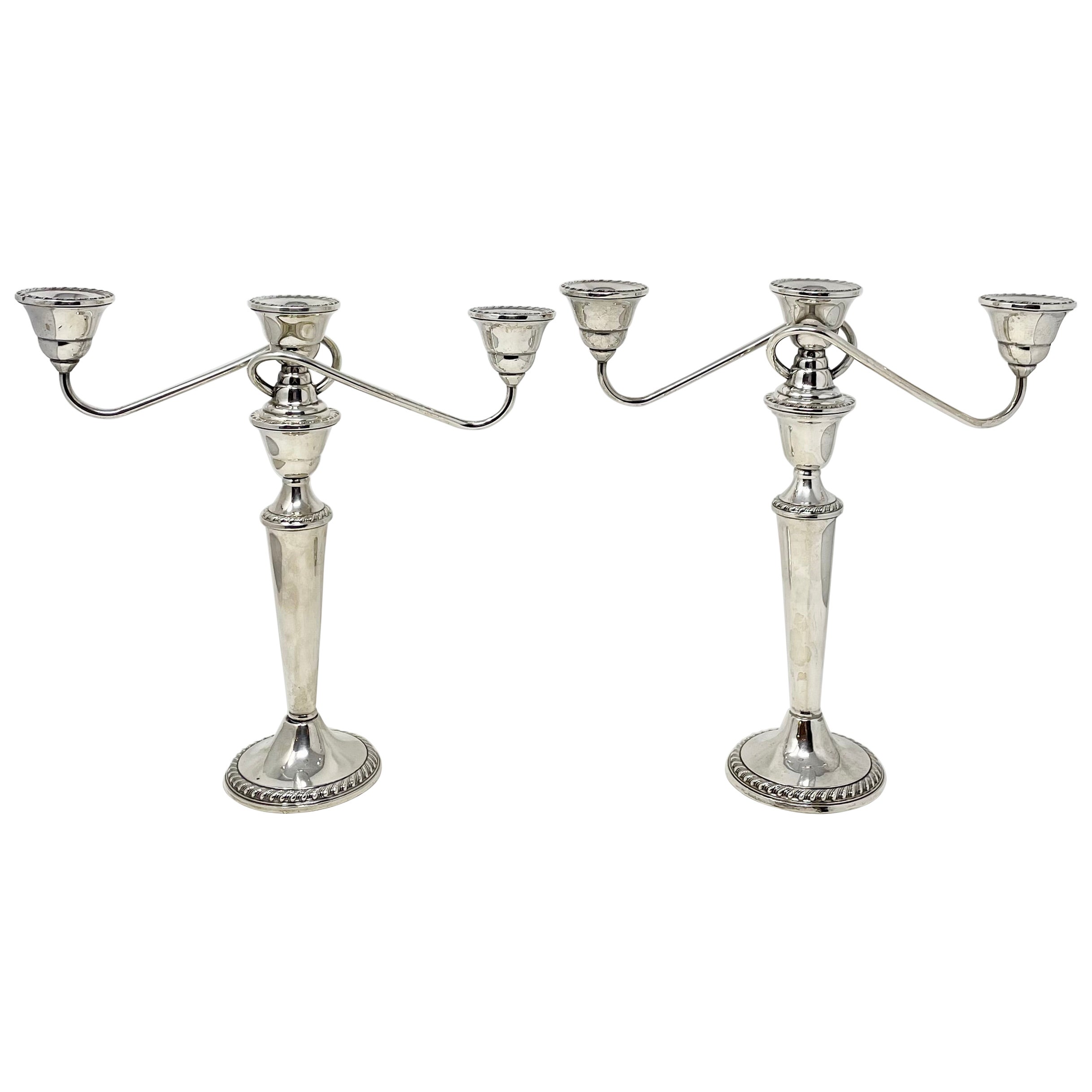 Coppia di antichi candelabri americani in argento 925 con marchio "William Rogers". in vendita