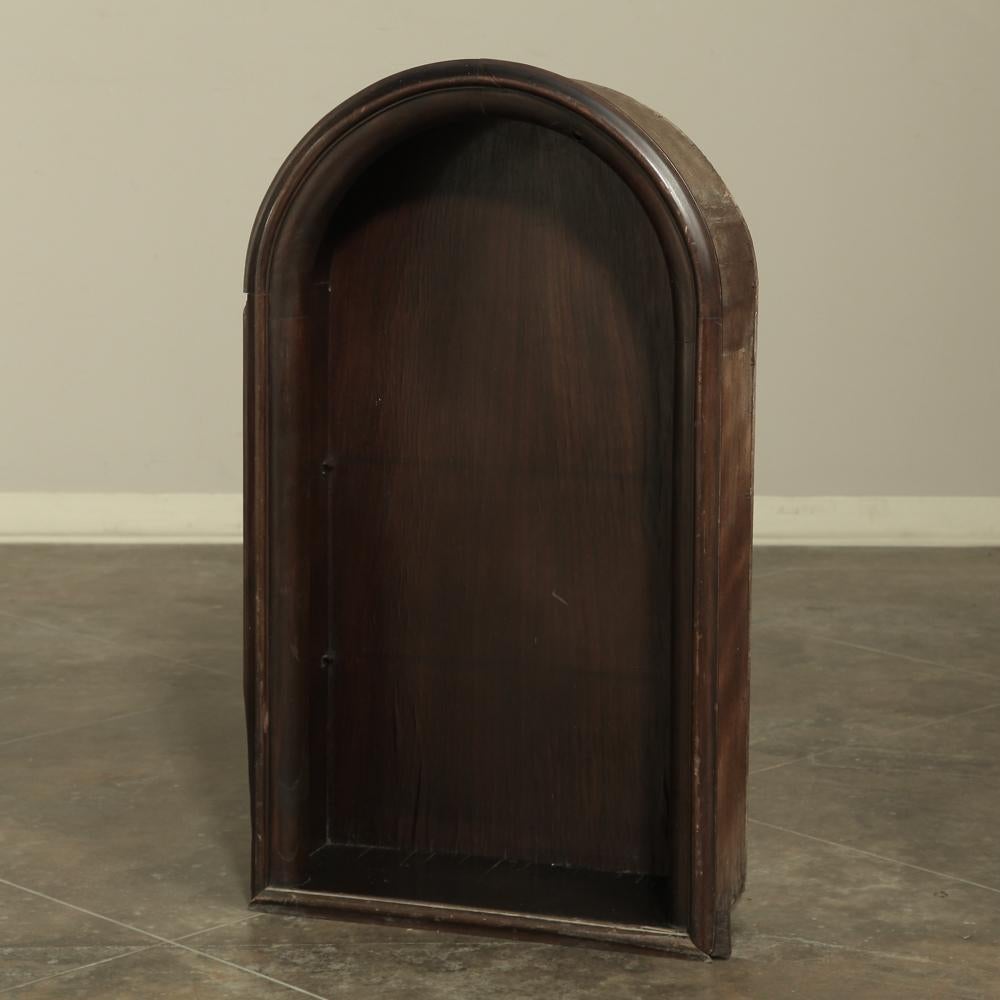 Perfect for displaying a statue, vase or objet d'art, this PAIR of Antique Arched Architectural Niches can transform a plain wall or a stairwell into an interesting, eye-catching design element! Display anything you desire in the niche to create a
