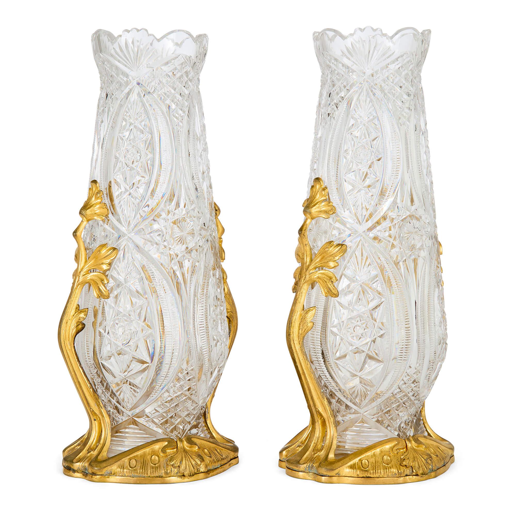 Par Antiguo Art Nouveau Francés Ormolu Oro Cristal Floreros Baccarat Dorado en venta