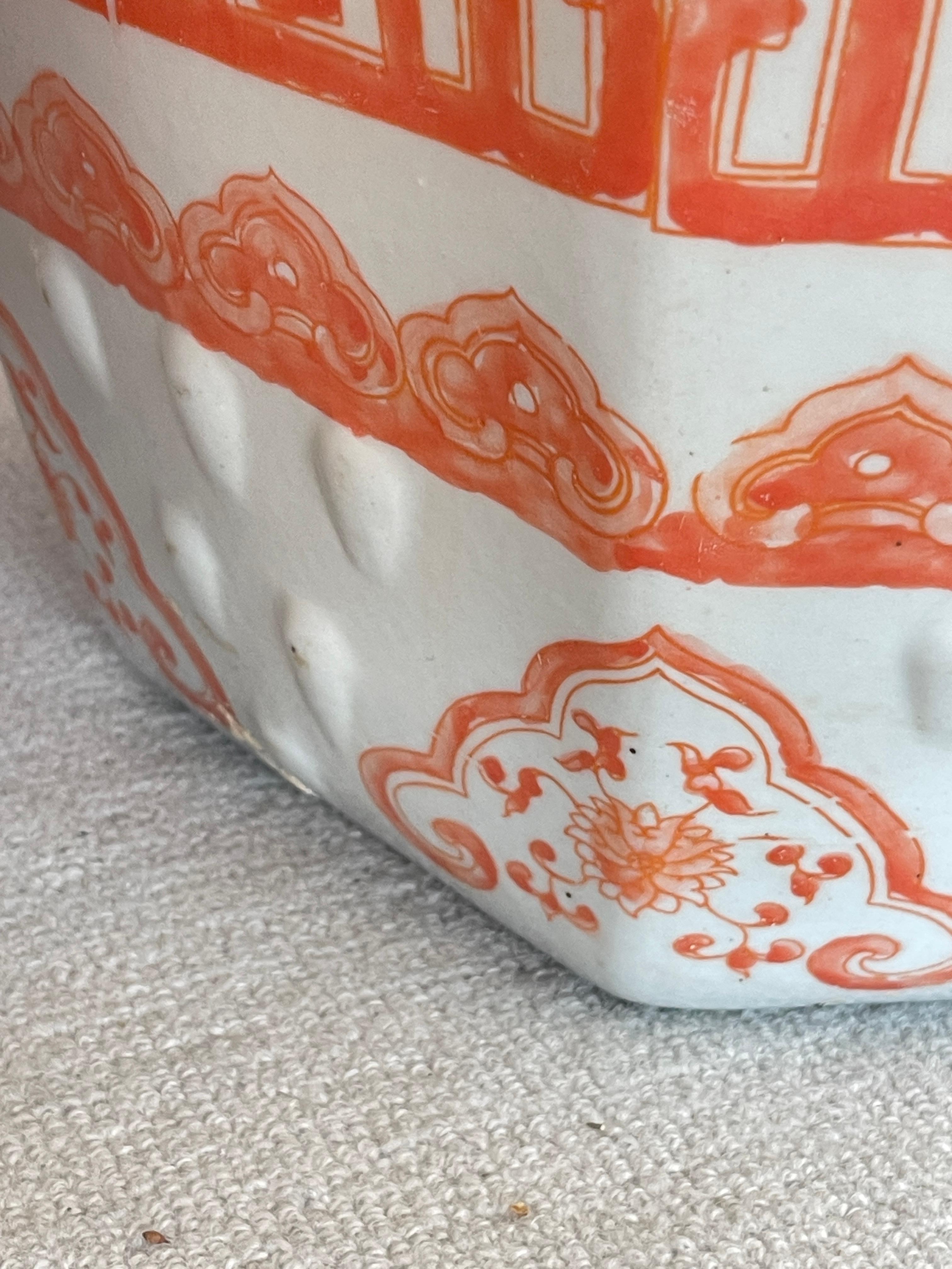 Paire de tabourets de jardin octogonaux asiatiques anciens, couleur blanc cassé et saumon, Hong Kong en vente 6