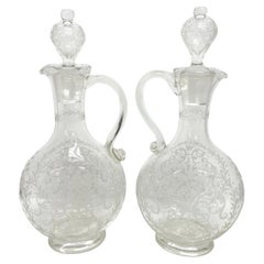 Par de Decantadores de Licor de Vino Austriacos Antiguos Lobmeyr Tapones de Vidrio Grabado 1880