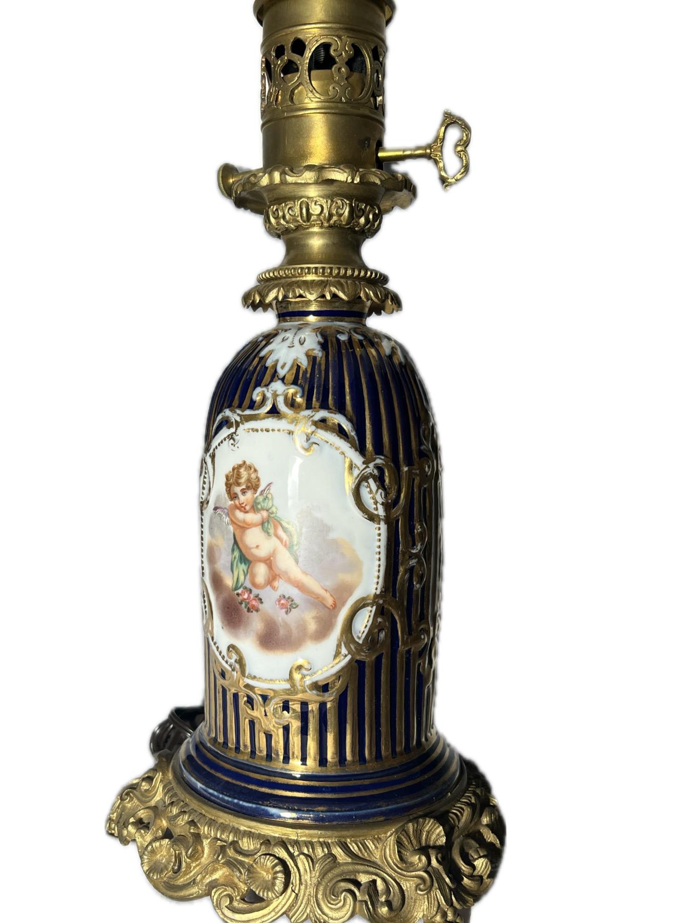 Pair Antique Belle Époque French Vieux Paris Blue Porcelain Converted Oil Lamps In Good Condition For Sale In New Orleans, LA