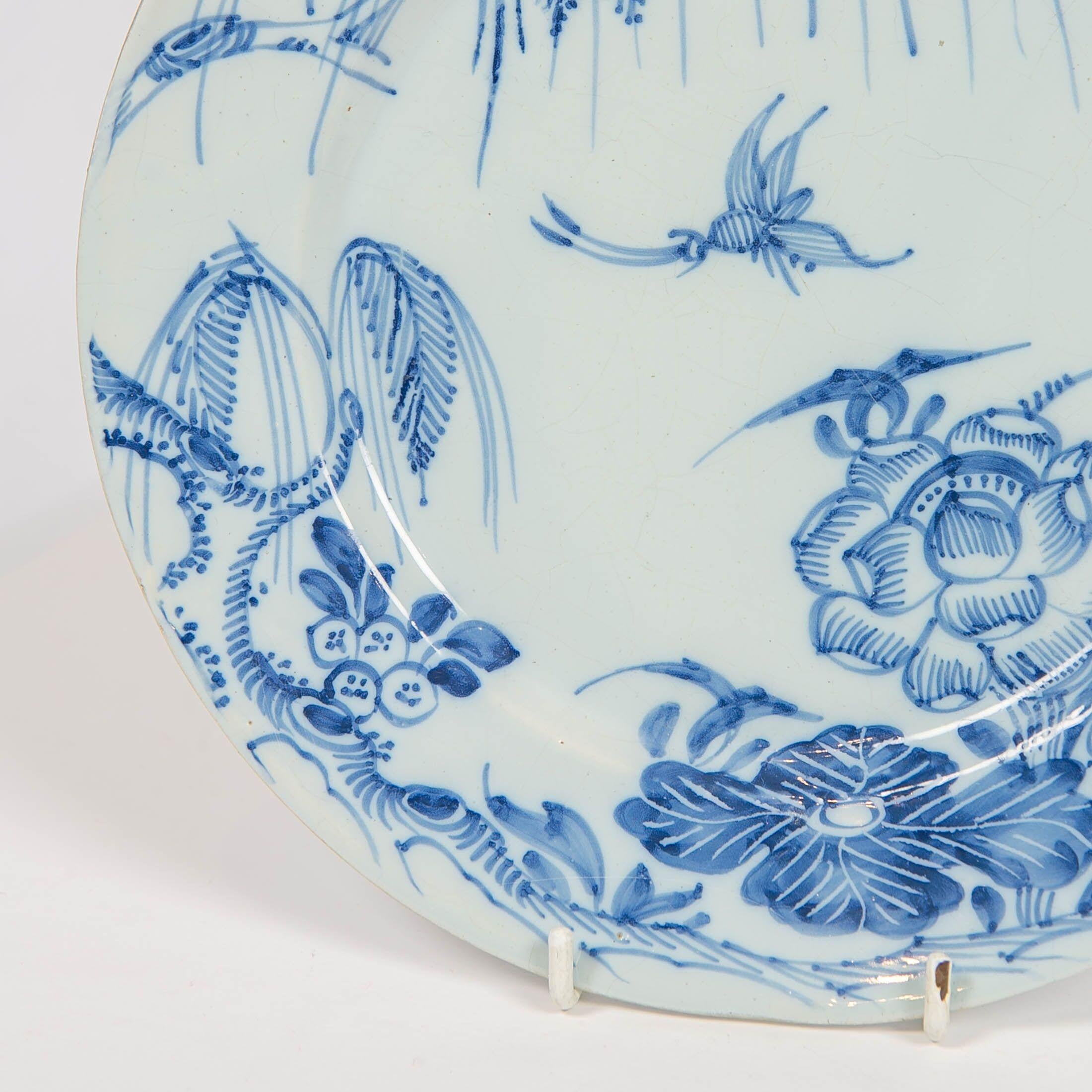  Pair Blue and White Delft Plates 18th Century, Made circa 1750 im Zustand „Hervorragend“ in Katonah, NY
