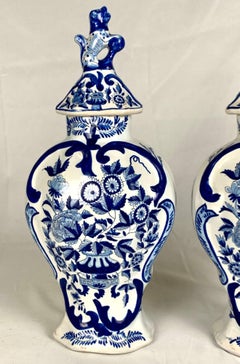 Paar antike blaue und weiße holländische Delft Jars Niederlande CIRCA 1860