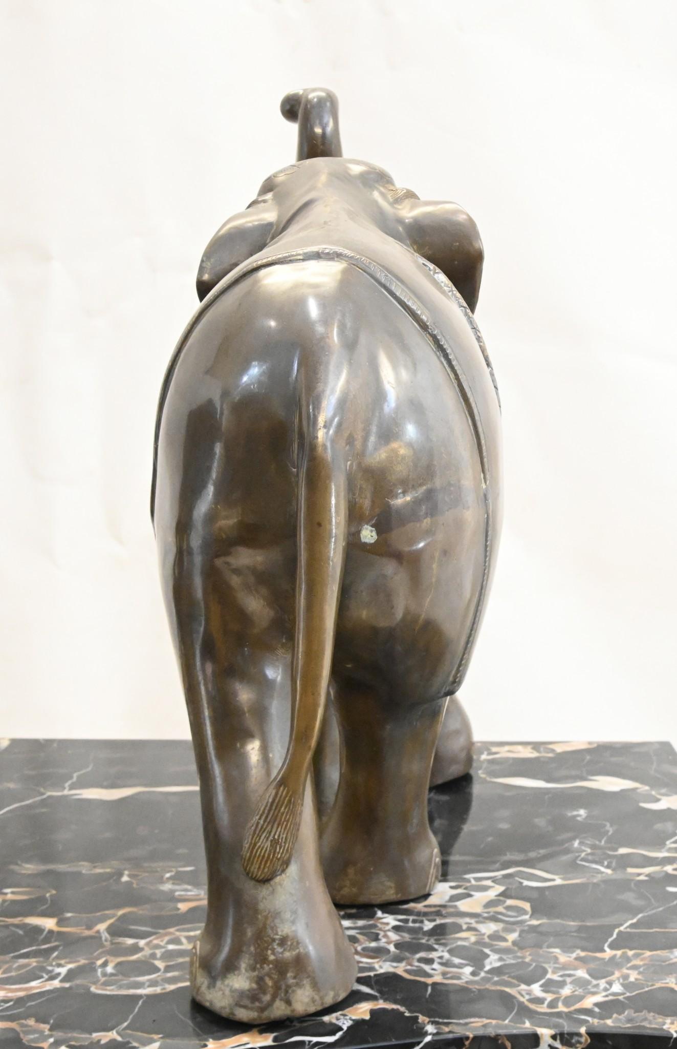 Paar antike indische Elefanten aus Bronze, 1930 im Zustand „Gut“ im Angebot in Potters Bar, GB
