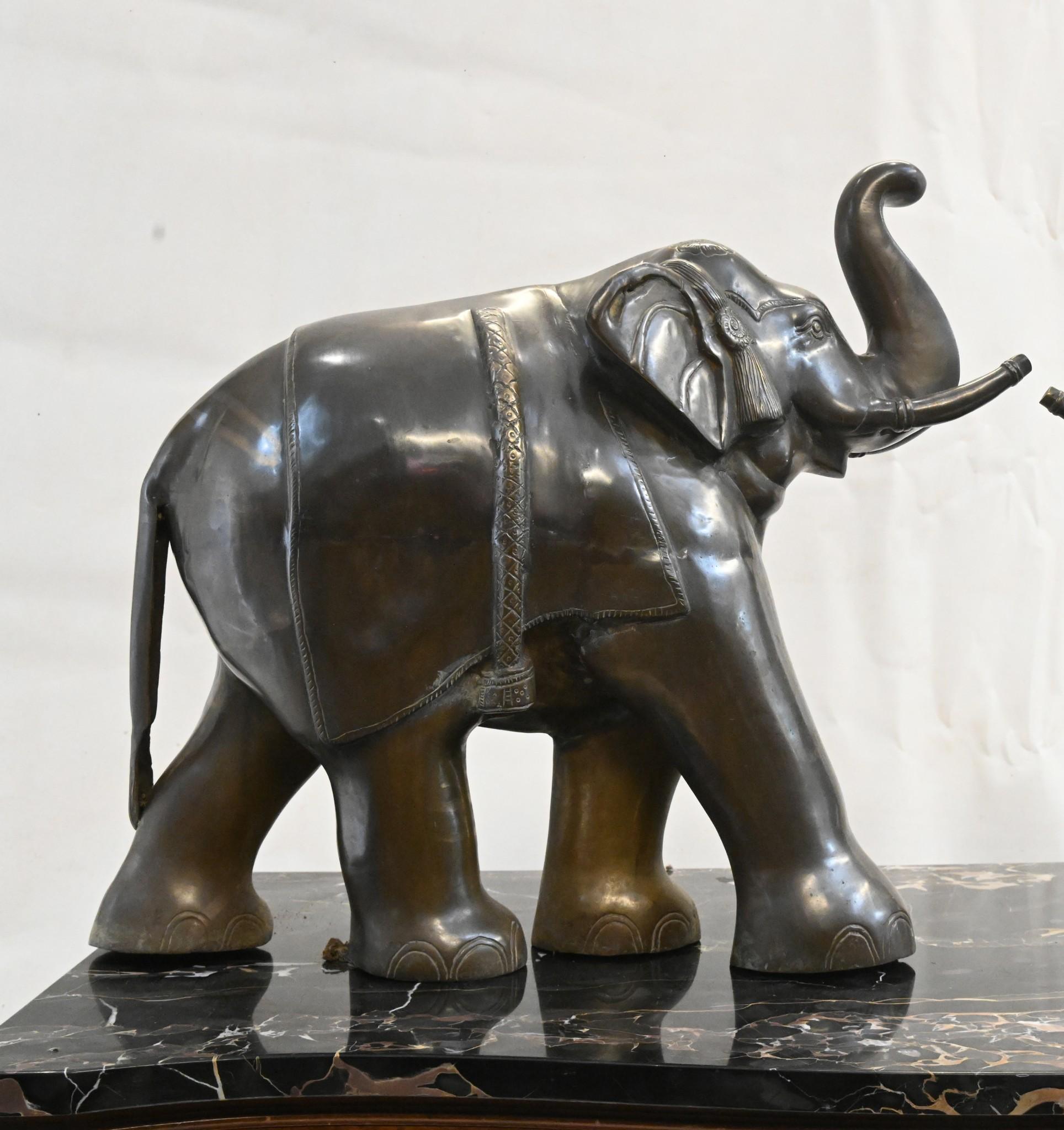 Paar antike indische Elefanten aus Bronze, 1930 im Angebot 4