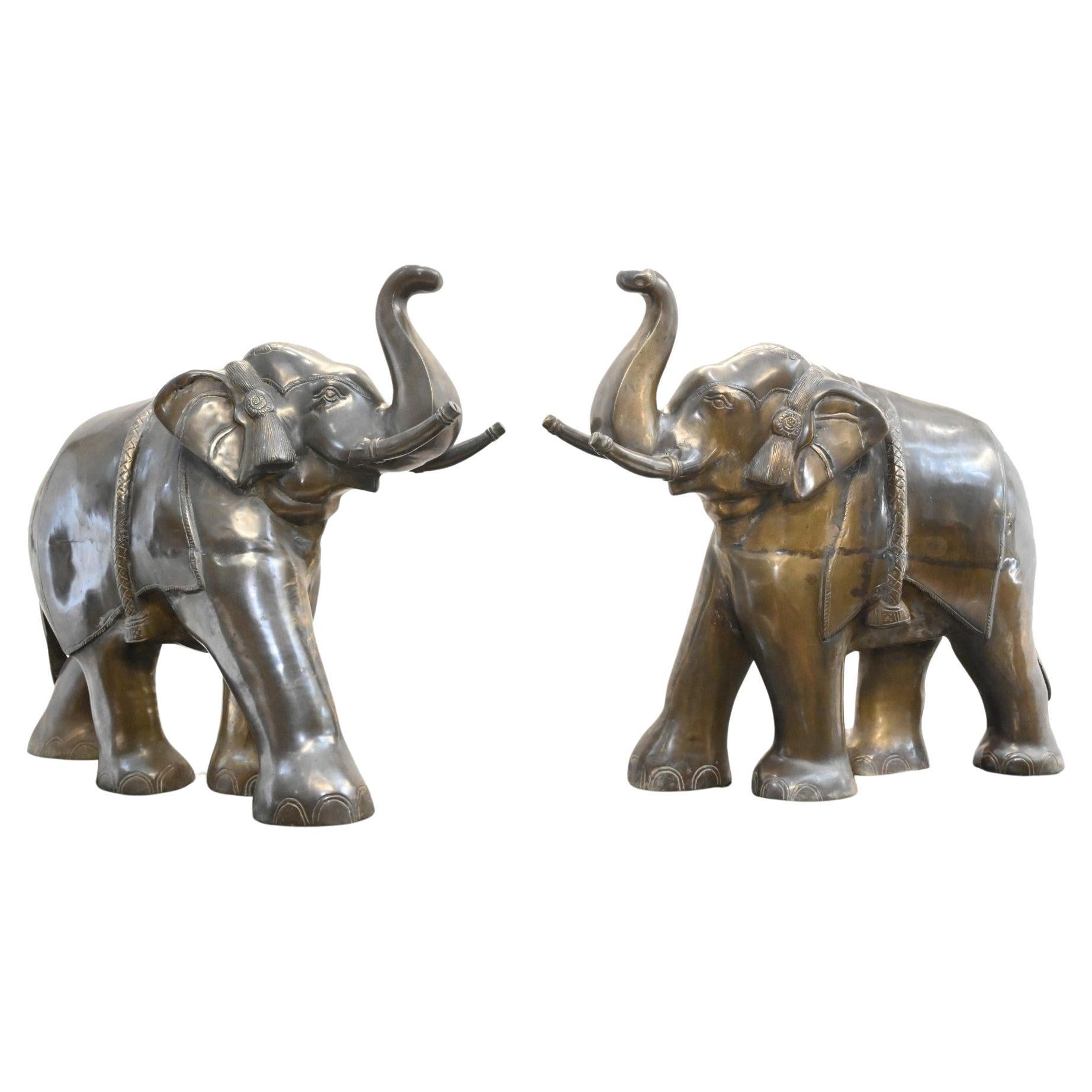 Paar antike indische Elefanten aus Bronze, 1930 im Angebot