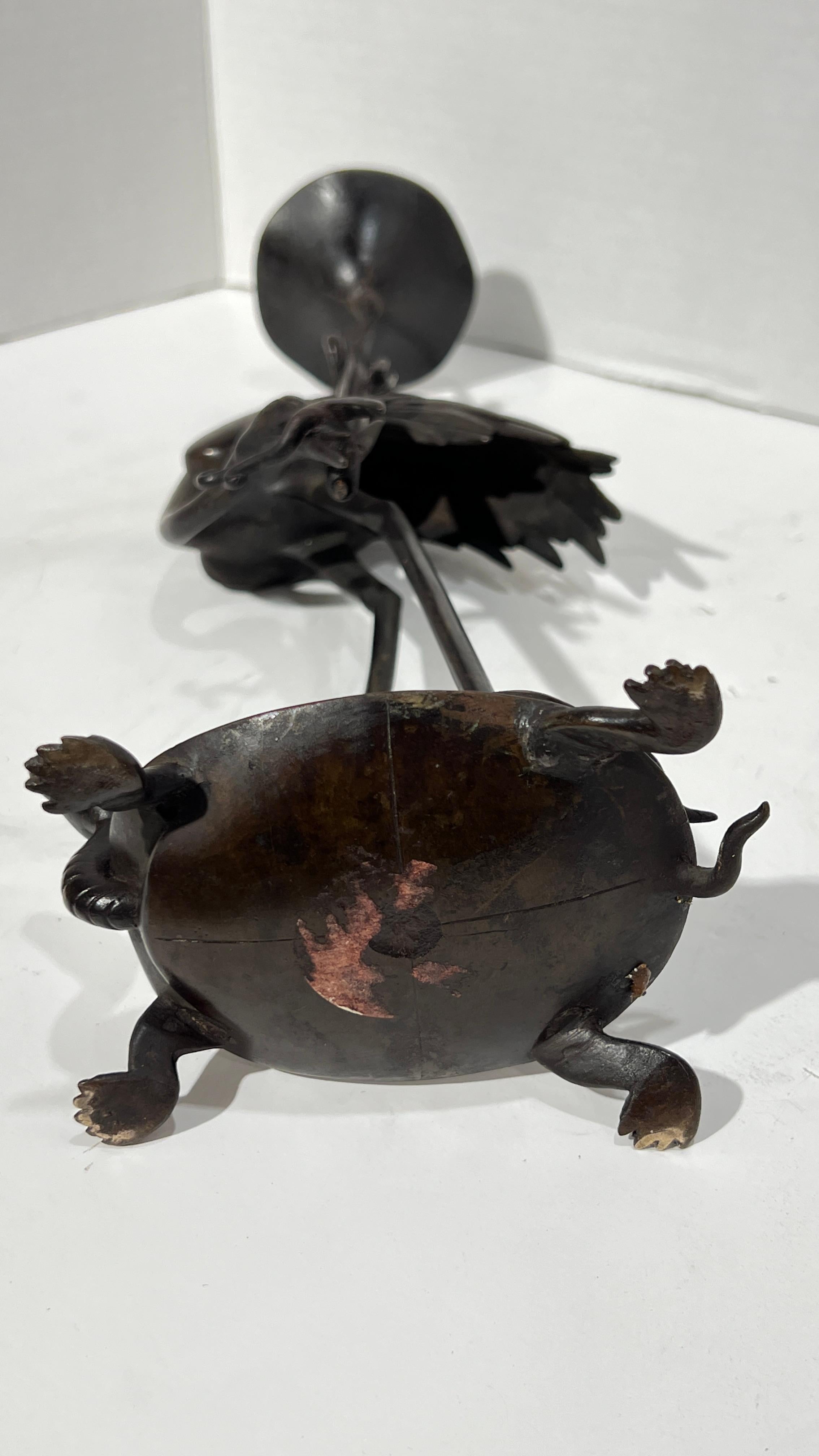 Paire de bronzes anciens  Chandeliers japonais patinés en forme de Crane en vente 6