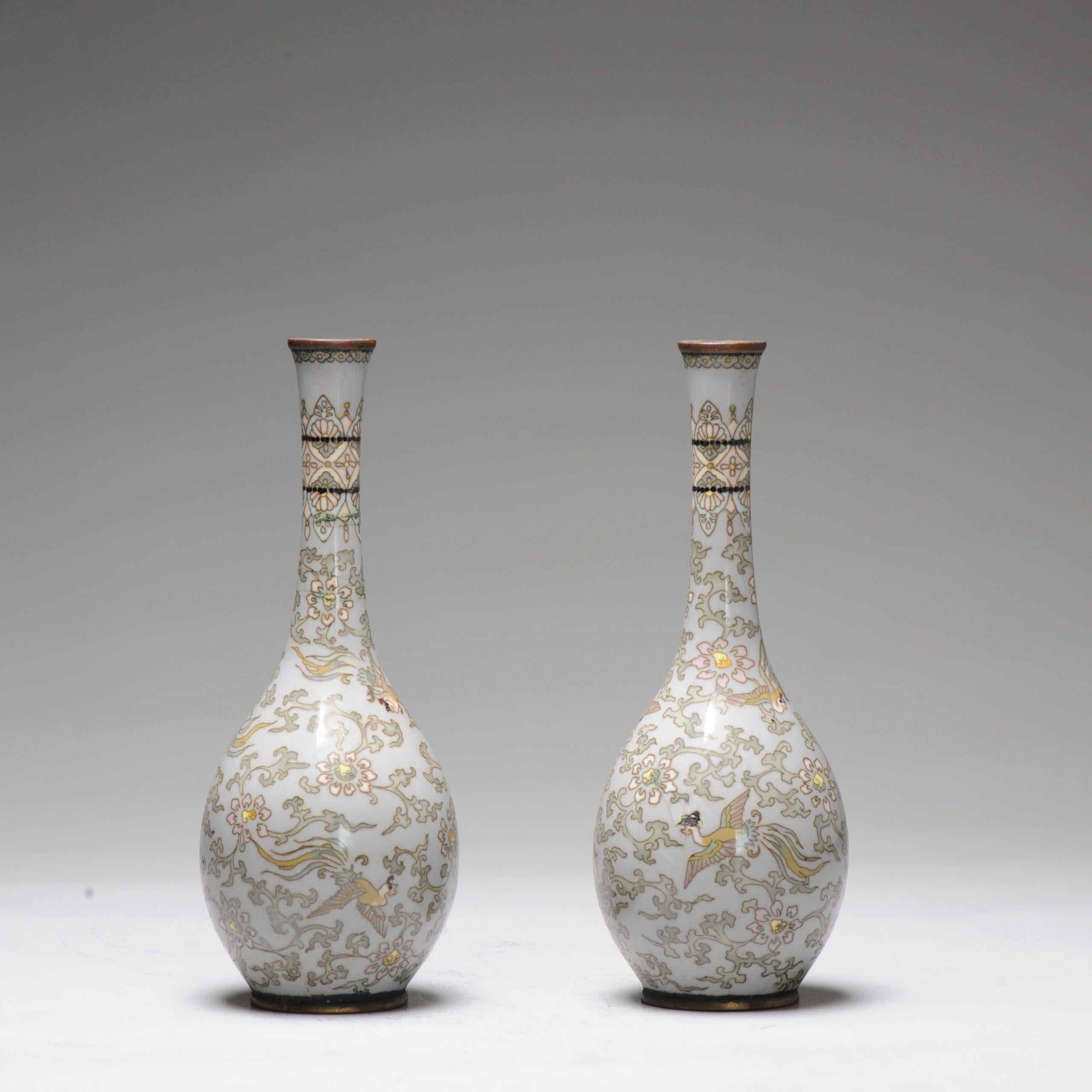 Paire de vases en bronze ancien cloisonné japonais Meiji du 19ème siècle japonais en vente 1