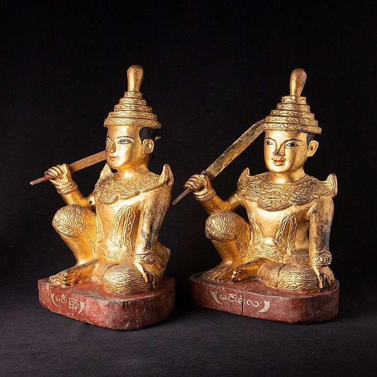 Pair Antique Burmese Nat Statues from Burma In Good Condition For Sale In DEVENTER, NL