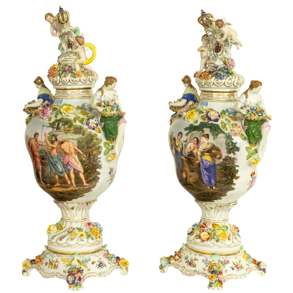 Néo-rococo Paire d'anciens vases à couvercle Carl Thieme Potschappel Dresden Pedestals Sèvres 1880  en vente