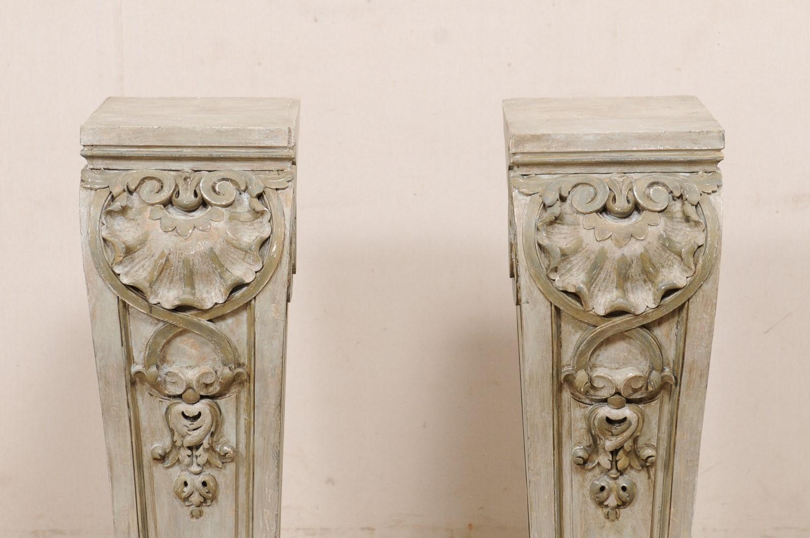 Pair Antique Carved-Wood Pedestals in Shell, Foliage, & Volute Motif In Good Condition For Sale In Atlanta, GA