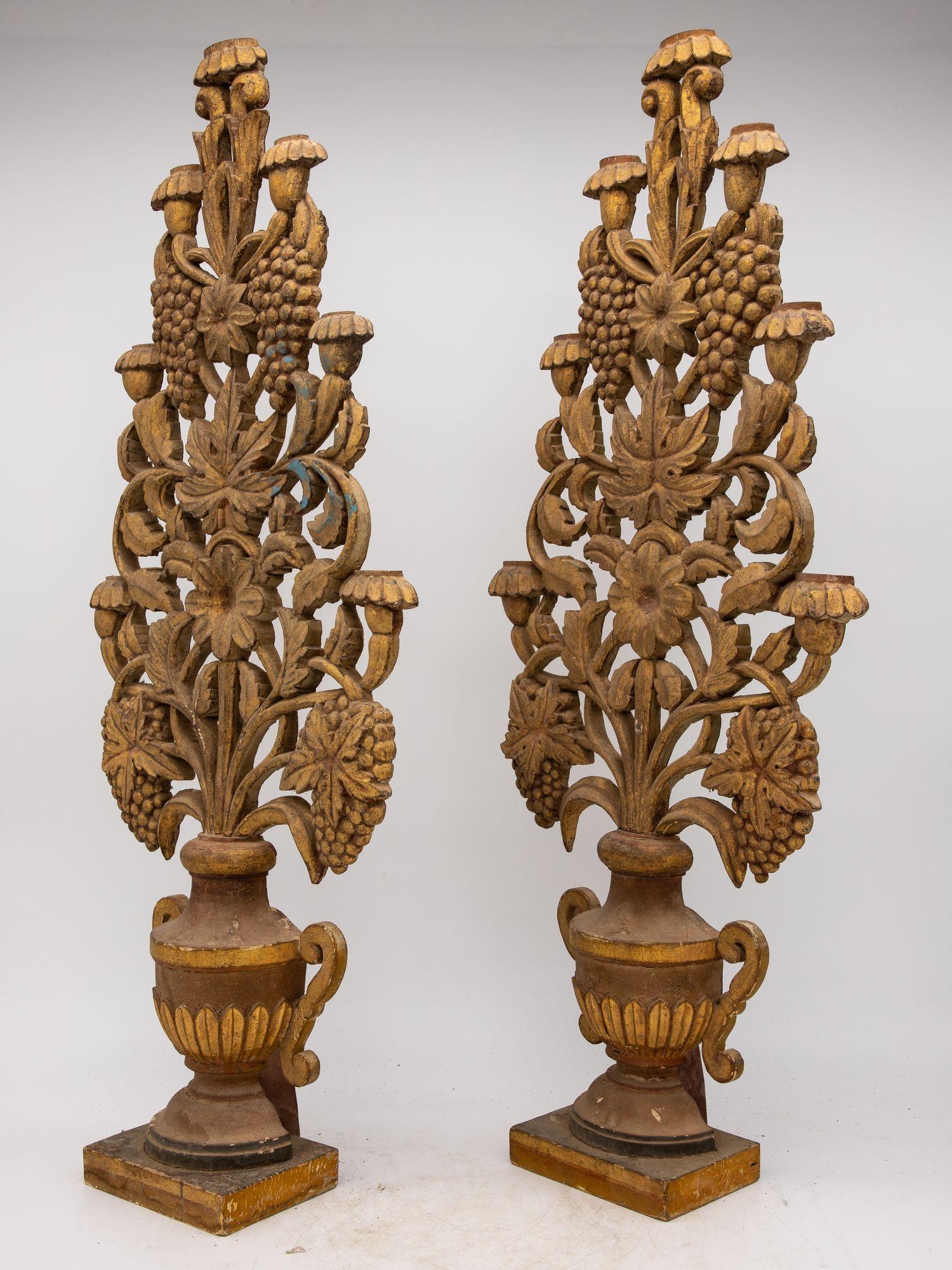 Pair Antique Carved Wood Urns with Flowers Mantle Ornaments, 19th C For Sale 1